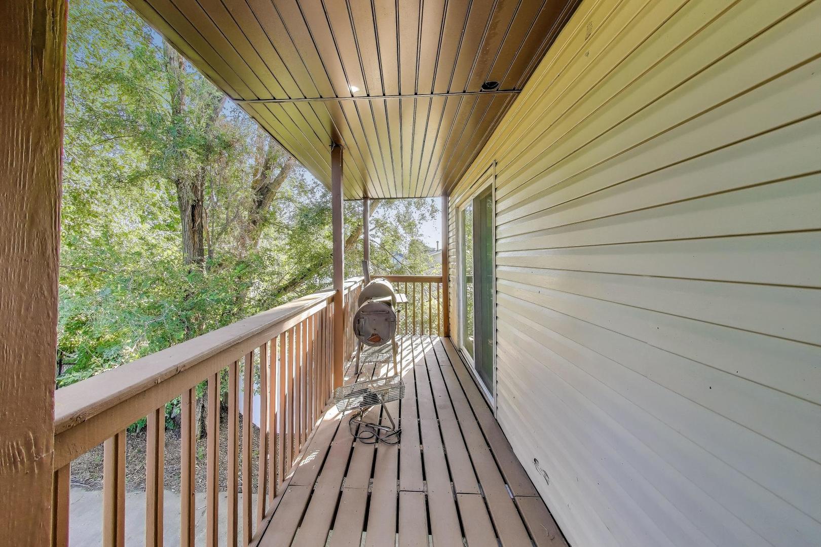 228 Gordon Avenue, Romeoville, IL 60446