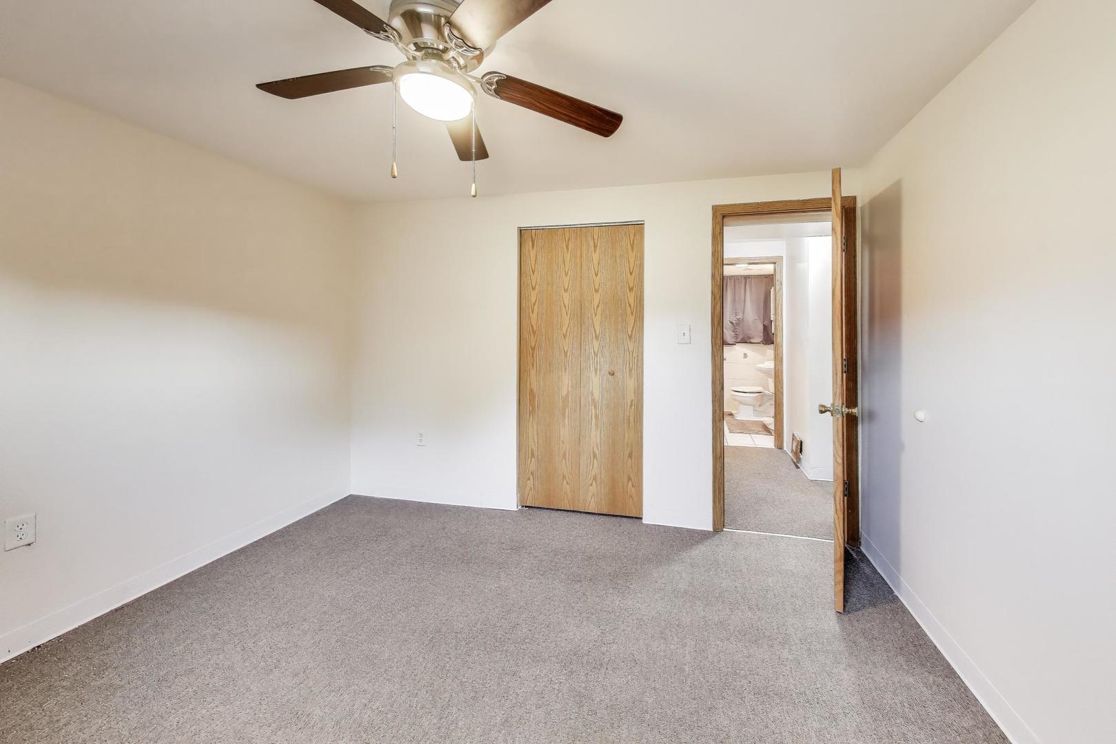 228 Gordon Avenue, Romeoville, IL 60446