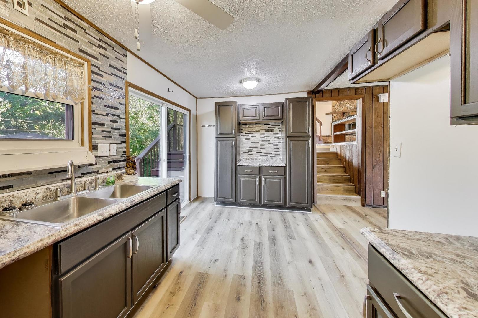 228 Gordon Avenue, Romeoville, IL 60446