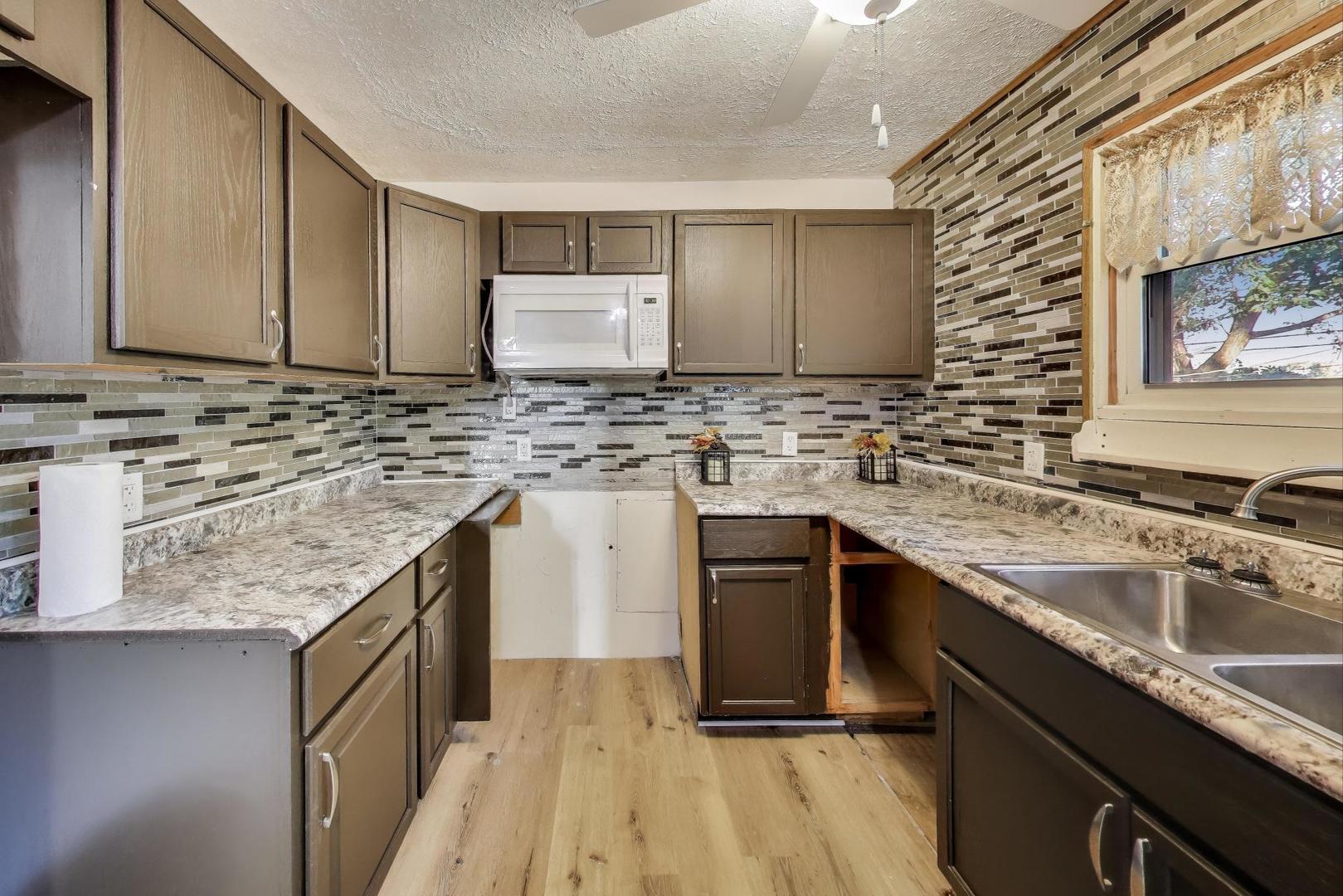 228 Gordon Avenue, Romeoville, IL 60446