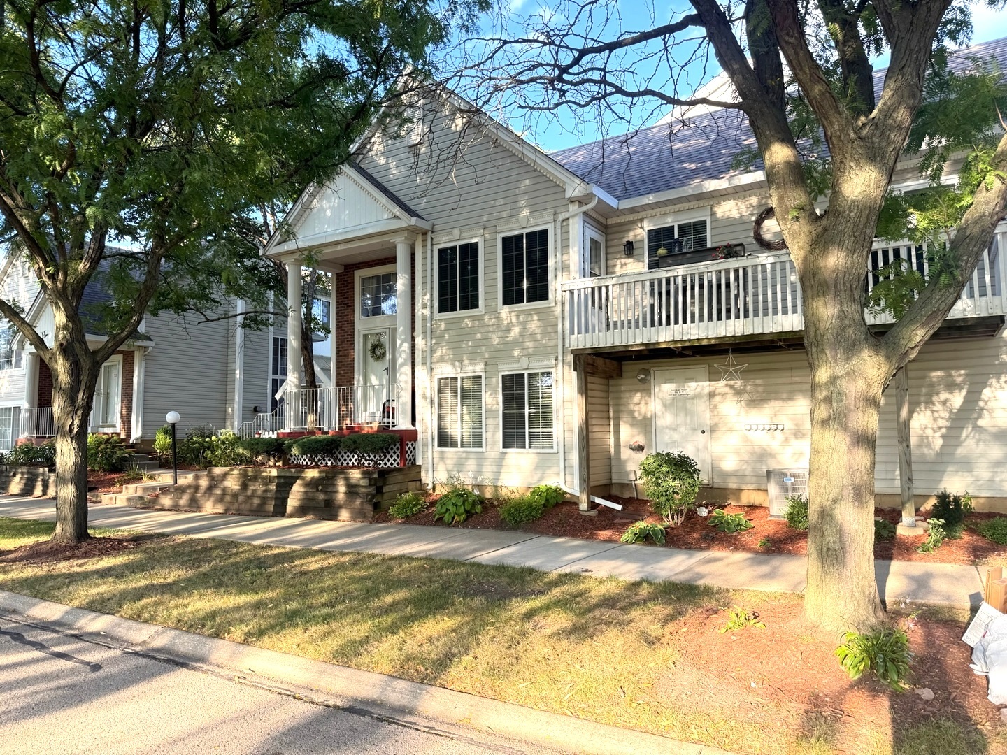 321 Candlelight Court, Bolingbrook, IL 60440