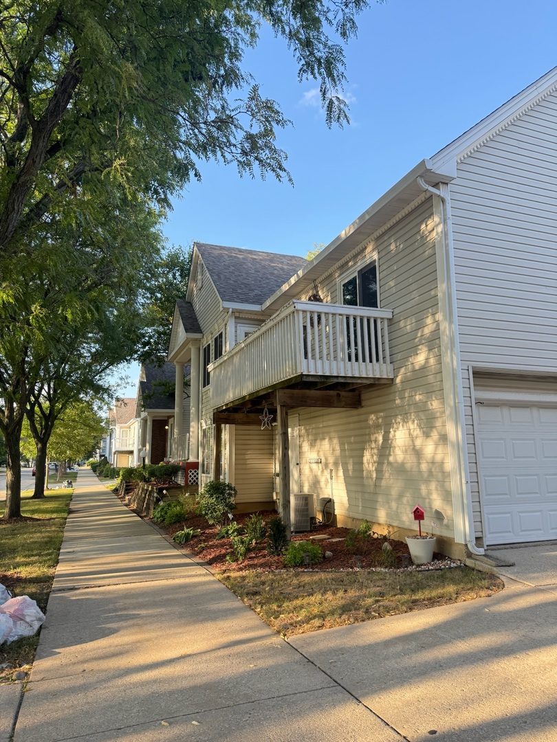 321 Candlelight Court, Bolingbrook, IL 60440