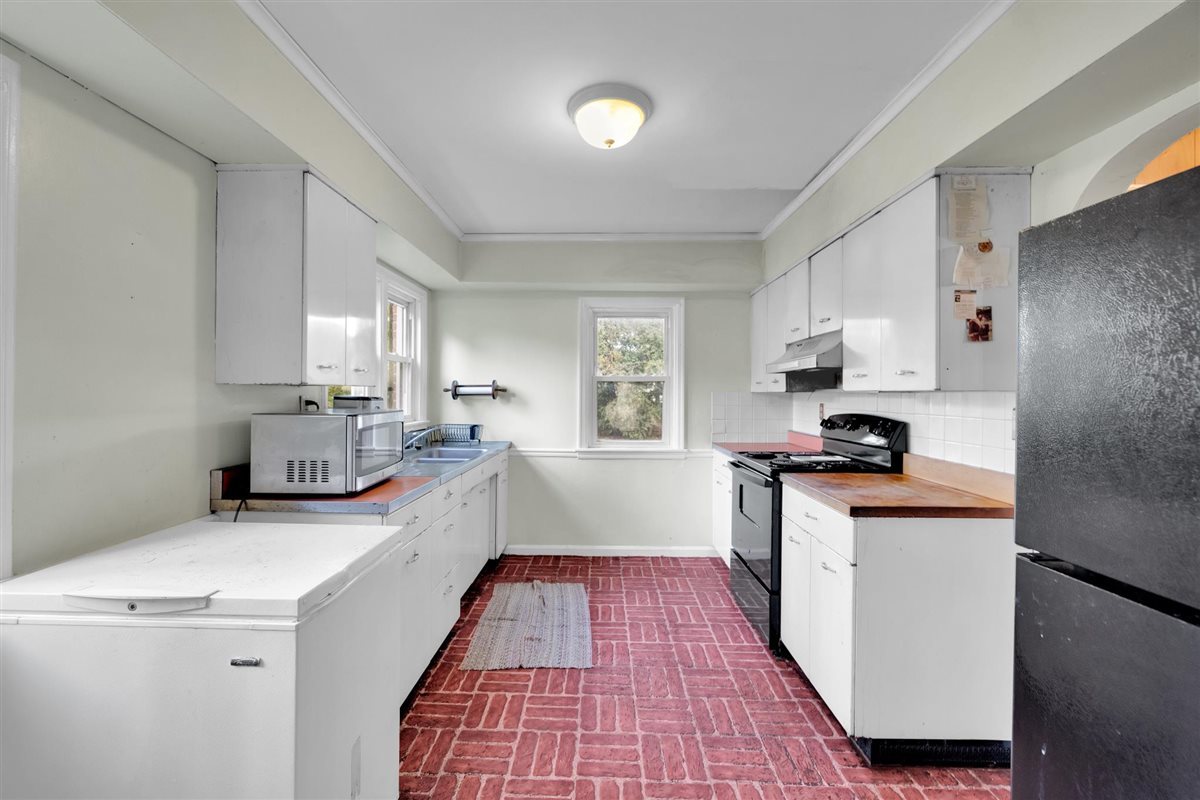 327 Lakelawn Boulevard, Aurora, IL 60506