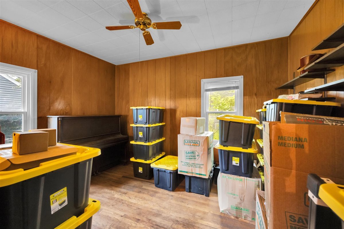 327 Lakelawn Boulevard, Aurora, IL 60506