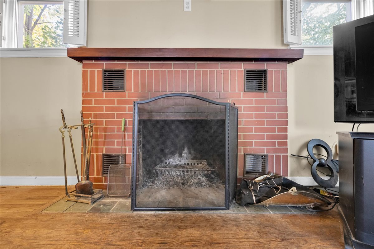 327 Lakelawn Boulevard, Aurora, IL 60506