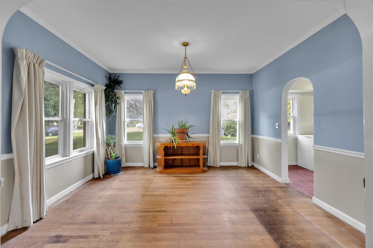 327 Lakelawn Boulevard, Aurora, IL 60506