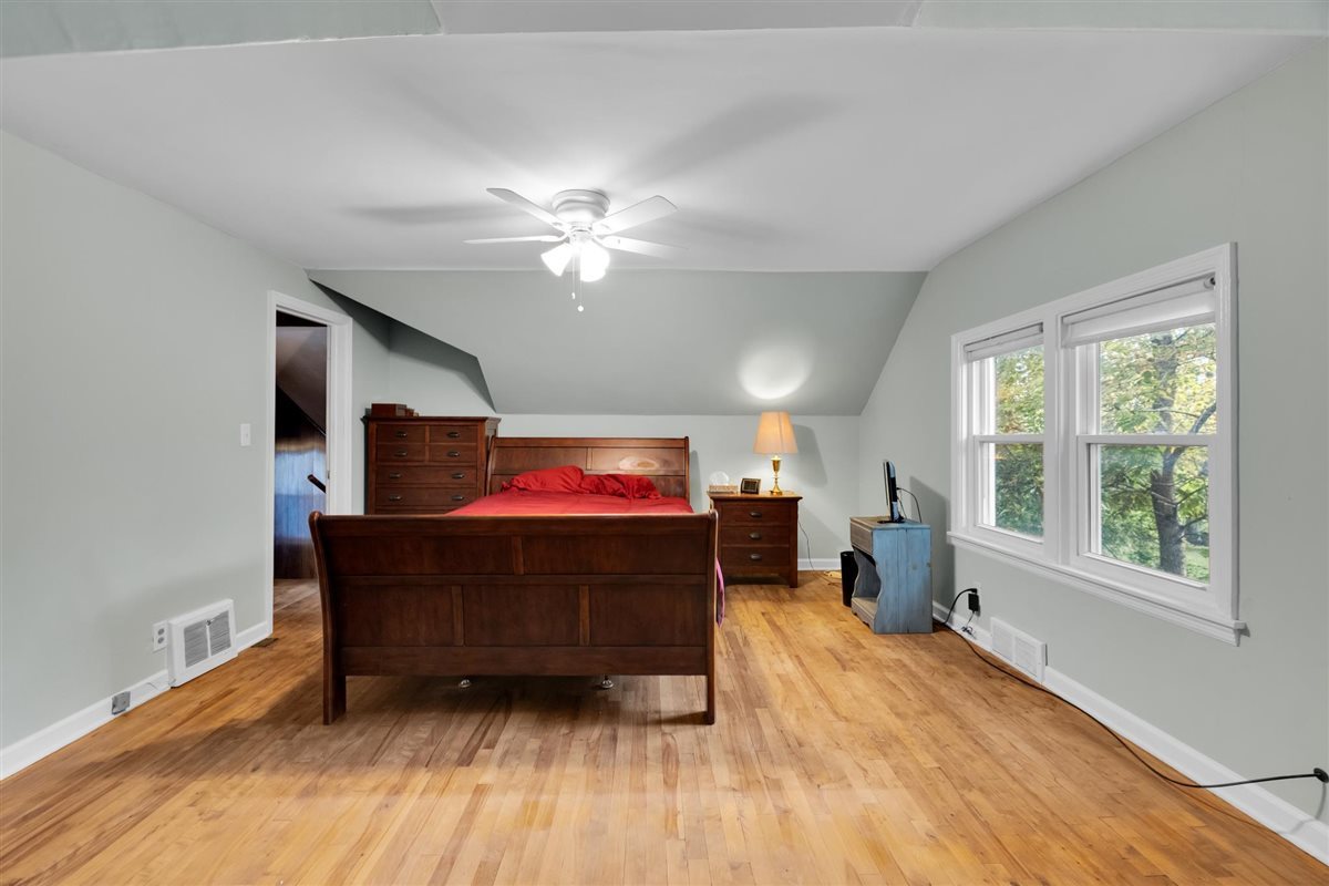 327 Lakelawn Boulevard, Aurora, IL 60506