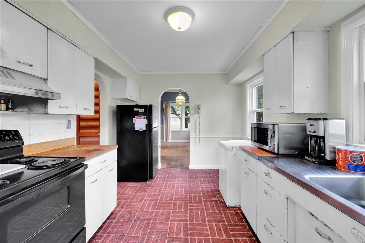 327 Lakelawn Boulevard, Aurora, IL 60506