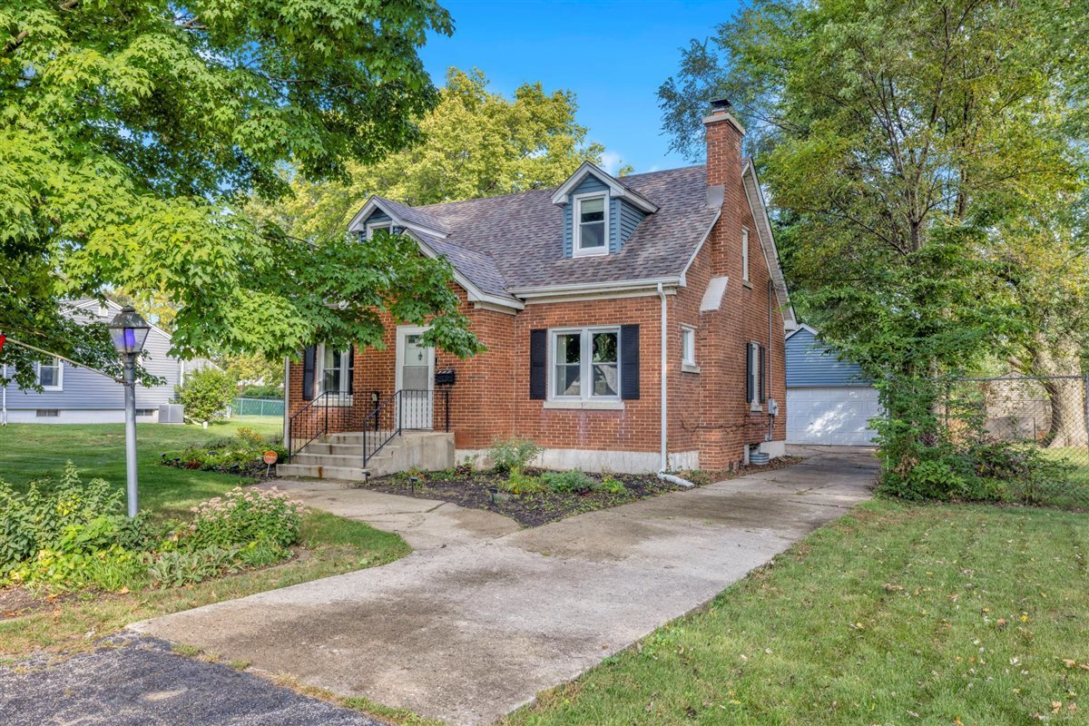 327 Lakelawn Boulevard, Aurora, IL 60506