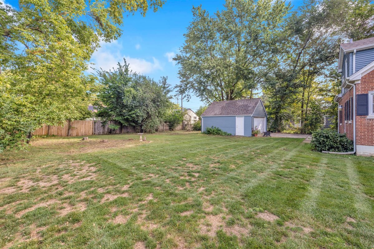 327 Lakelawn Boulevard, Aurora, IL 60506