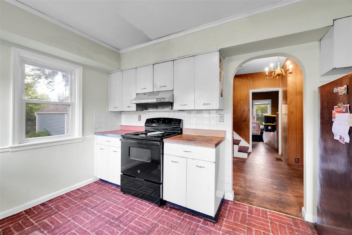 327 Lakelawn Boulevard, Aurora, IL 60506