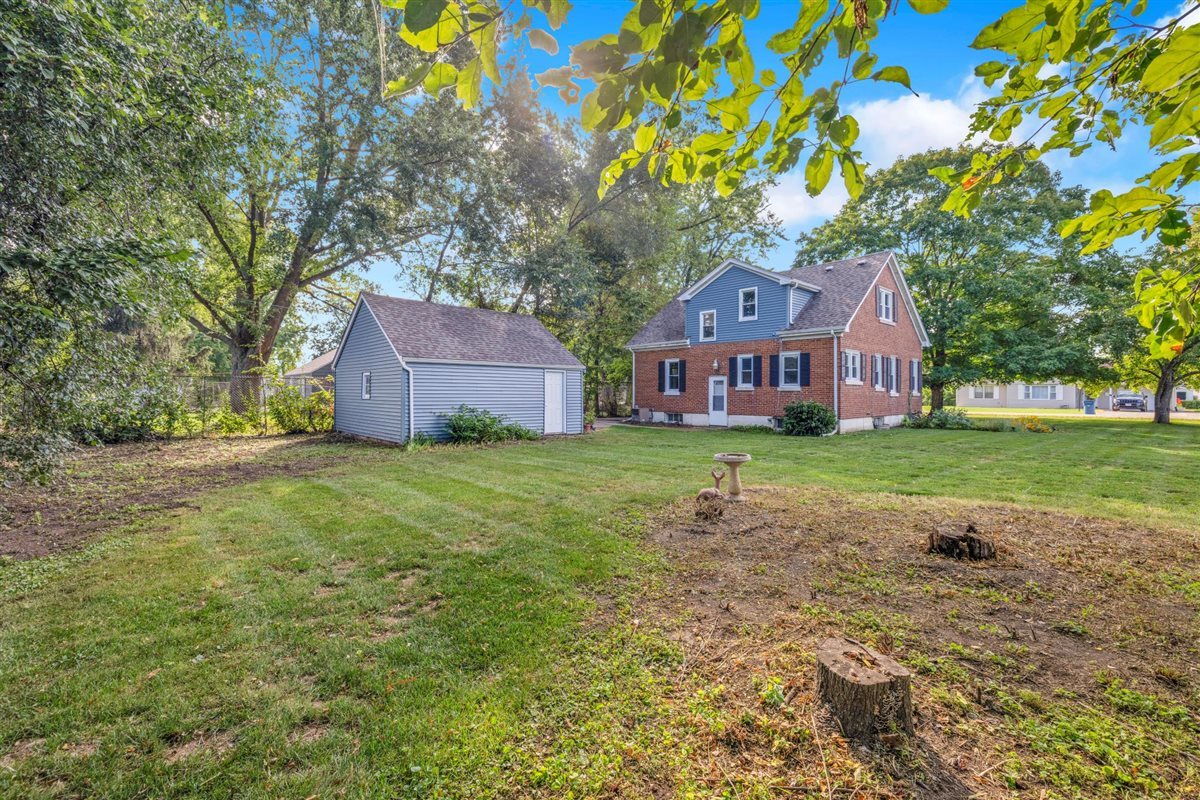 327 Lakelawn Boulevard, Aurora, IL 60506