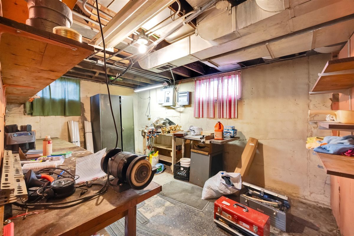 327 Lakelawn Boulevard, Aurora, IL 60506