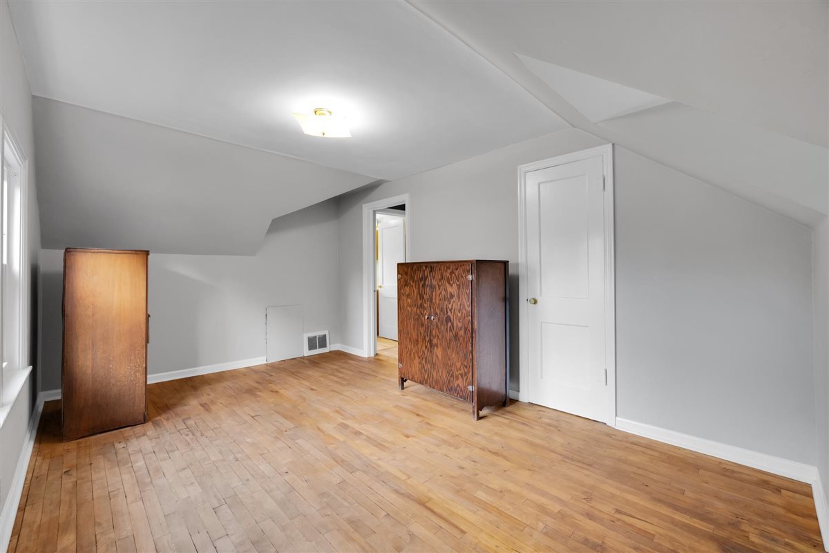 327 Lakelawn Boulevard, Aurora, IL 60506