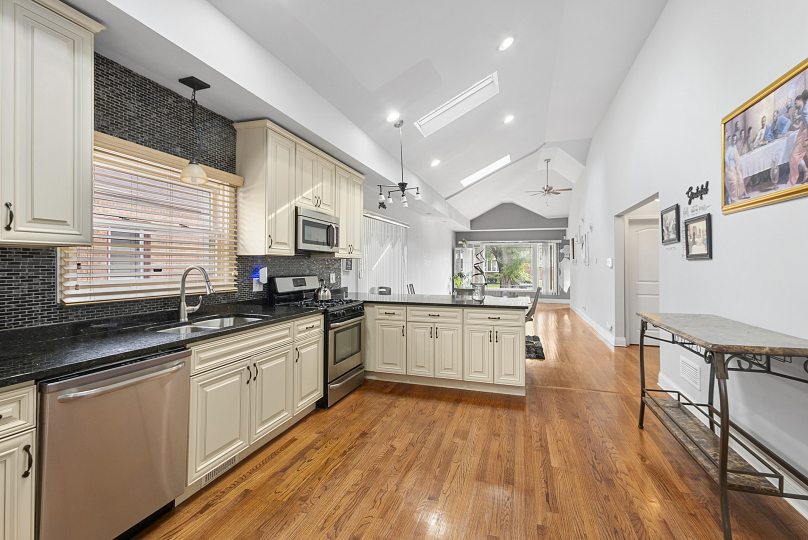 11310 S Peoria Street, Chicago, IL 60628