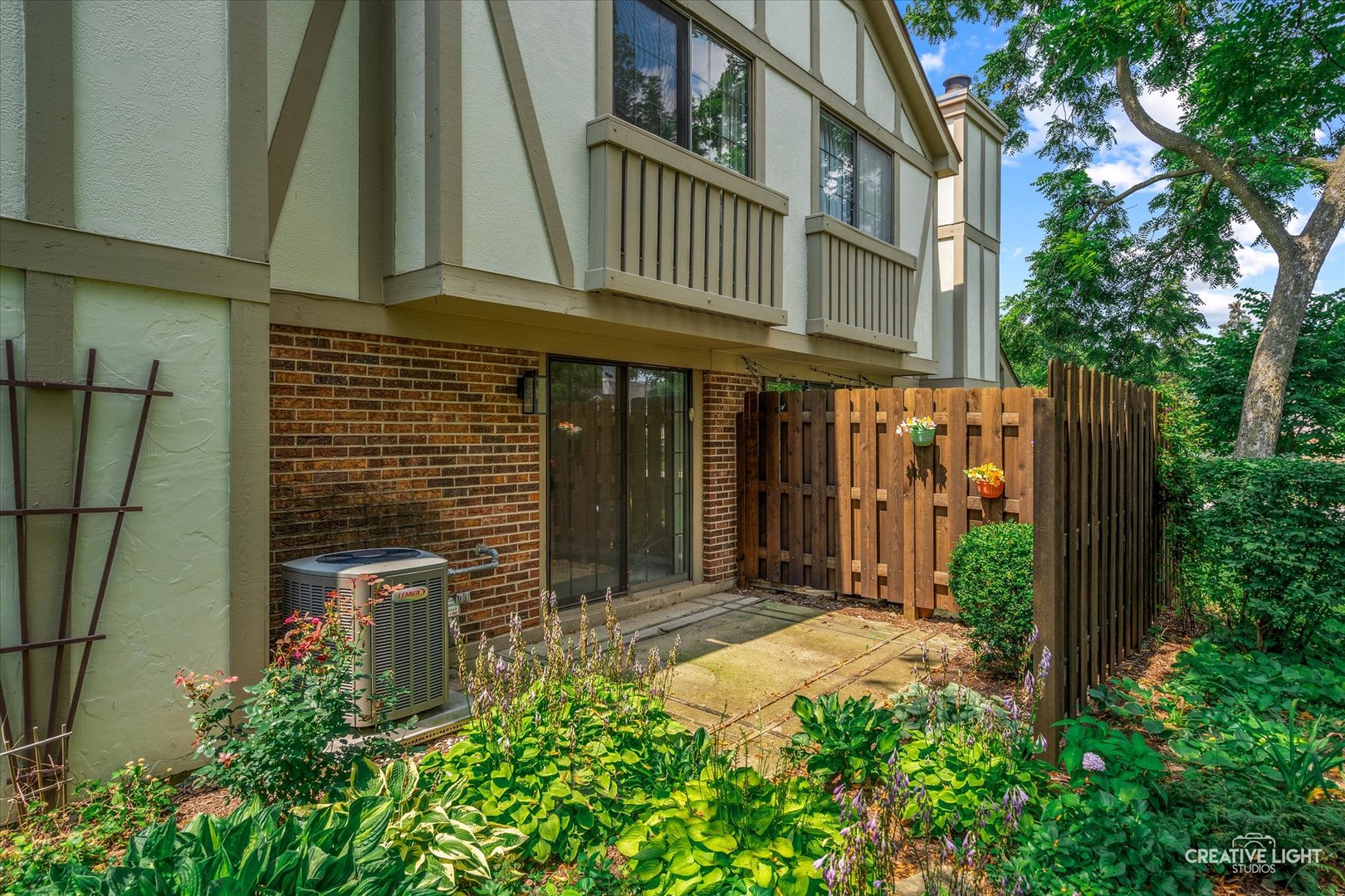 1745 Ennis Lane, Wheaton, IL 60189