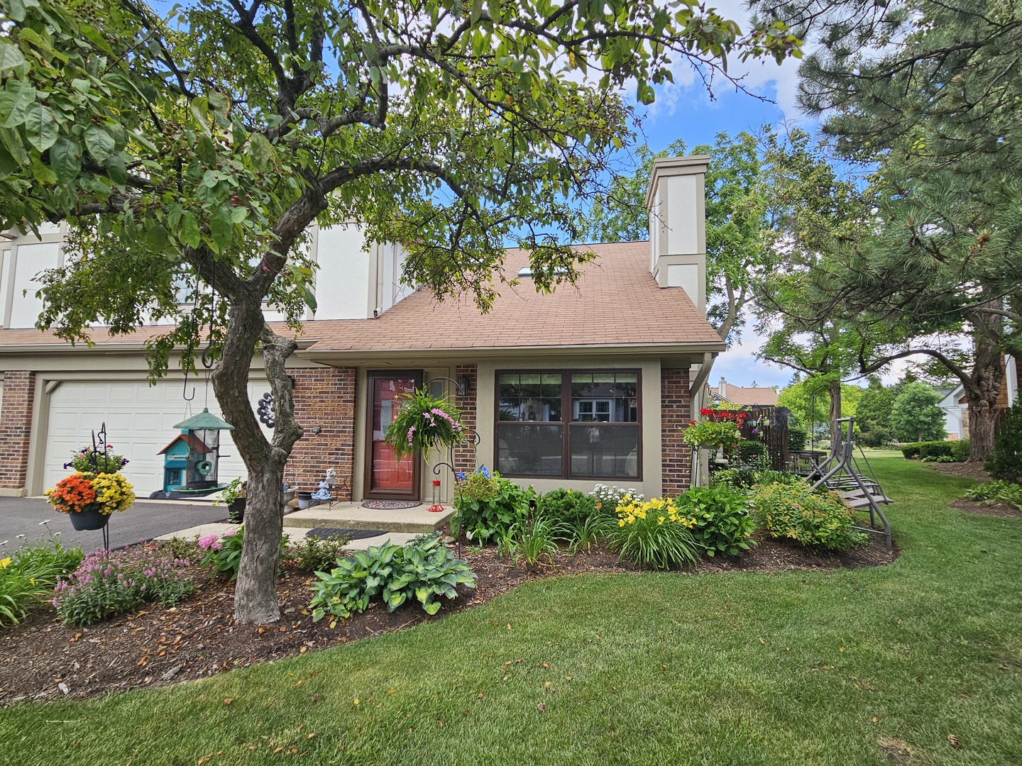1745 Ennis Lane, Wheaton, IL 60189