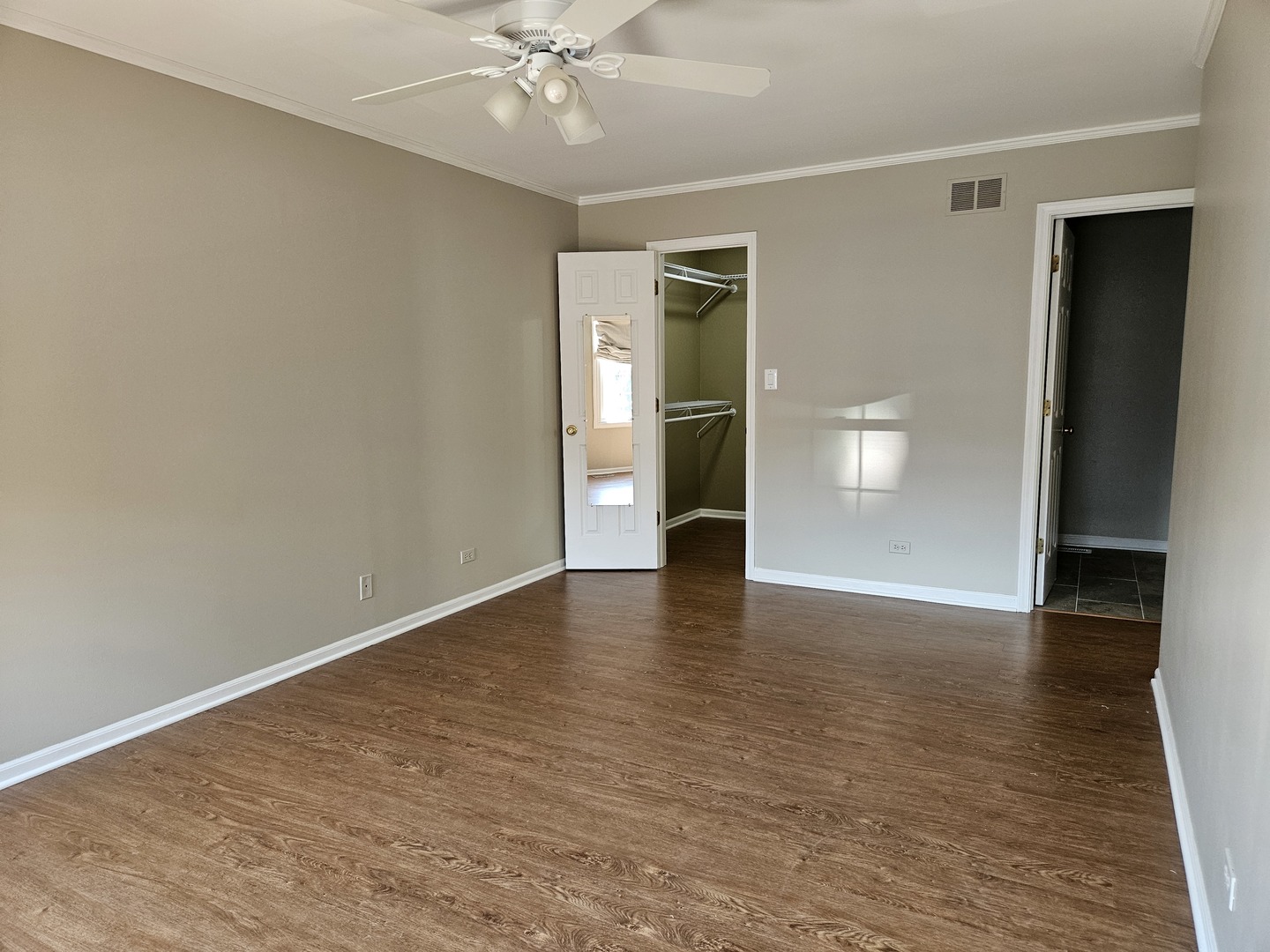 1745 Ennis Lane, Wheaton, IL 60189