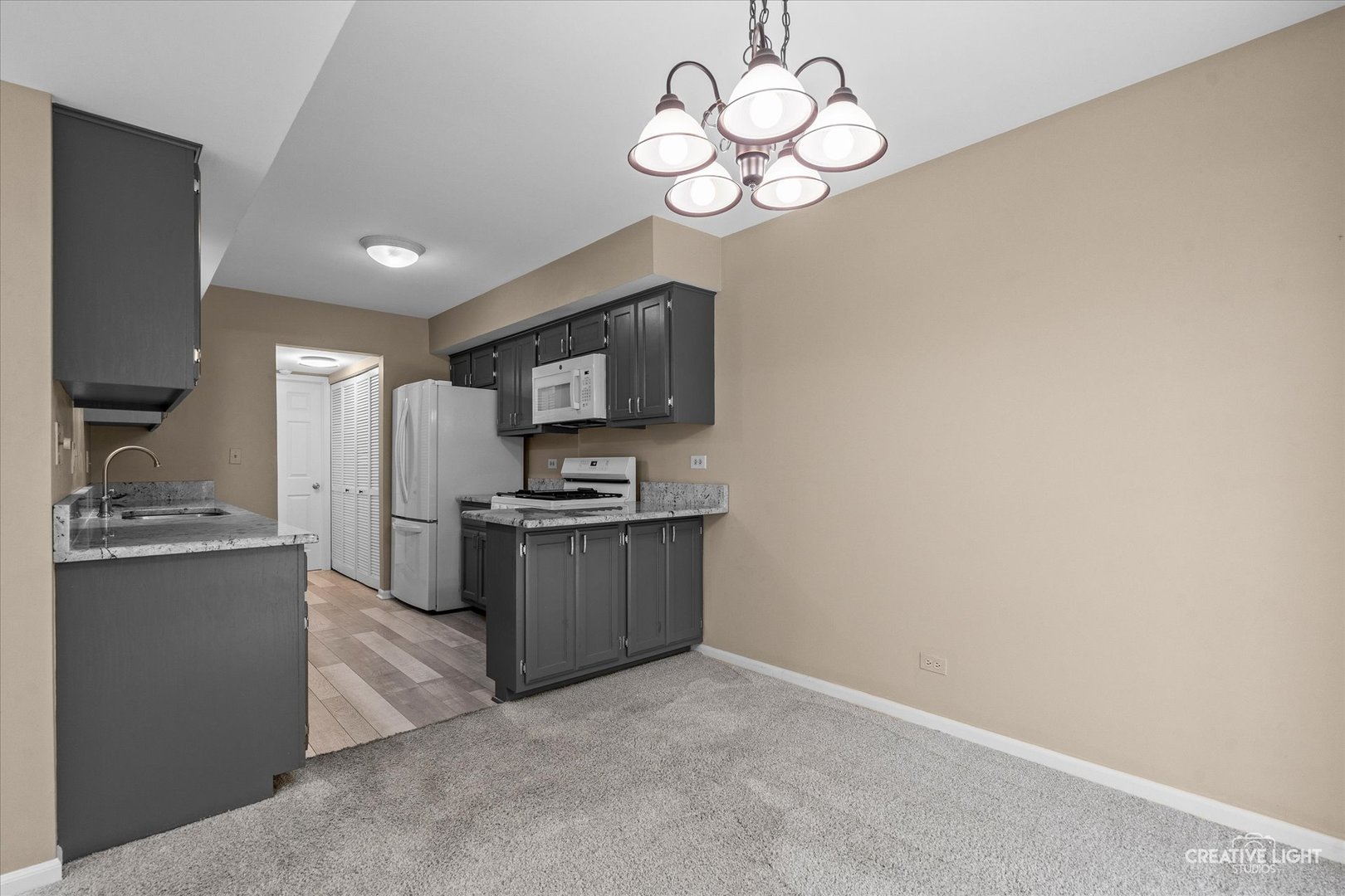 1745 Ennis Lane, Wheaton, IL 60189