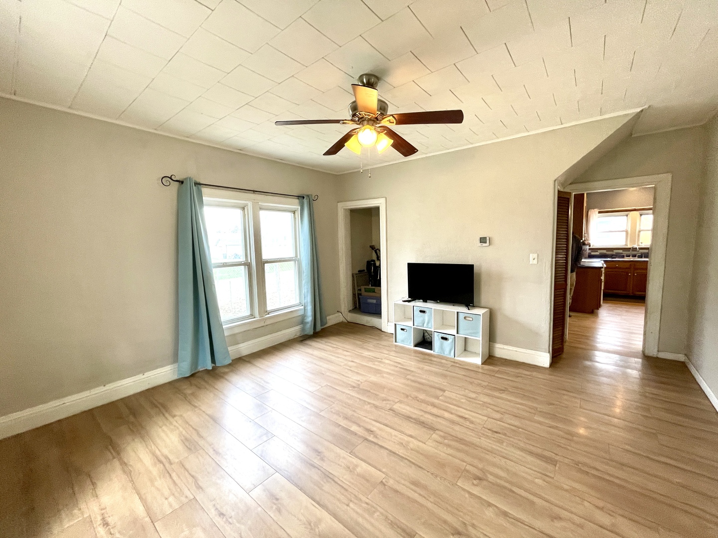 225 W 5th Street, Mcnabb, IL 61335