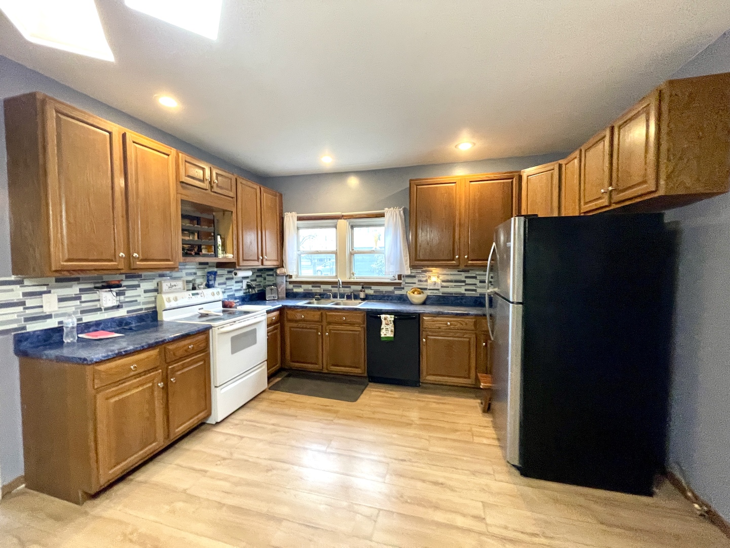 225 W 5th Street, Mcnabb, IL 61335