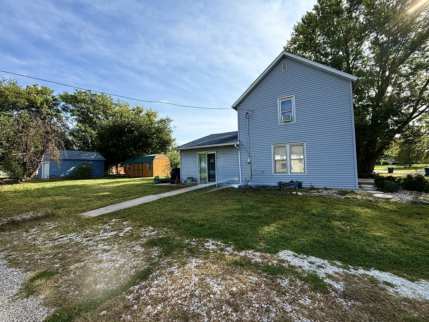 225 W 5th Street, Mcnabb, IL 61335