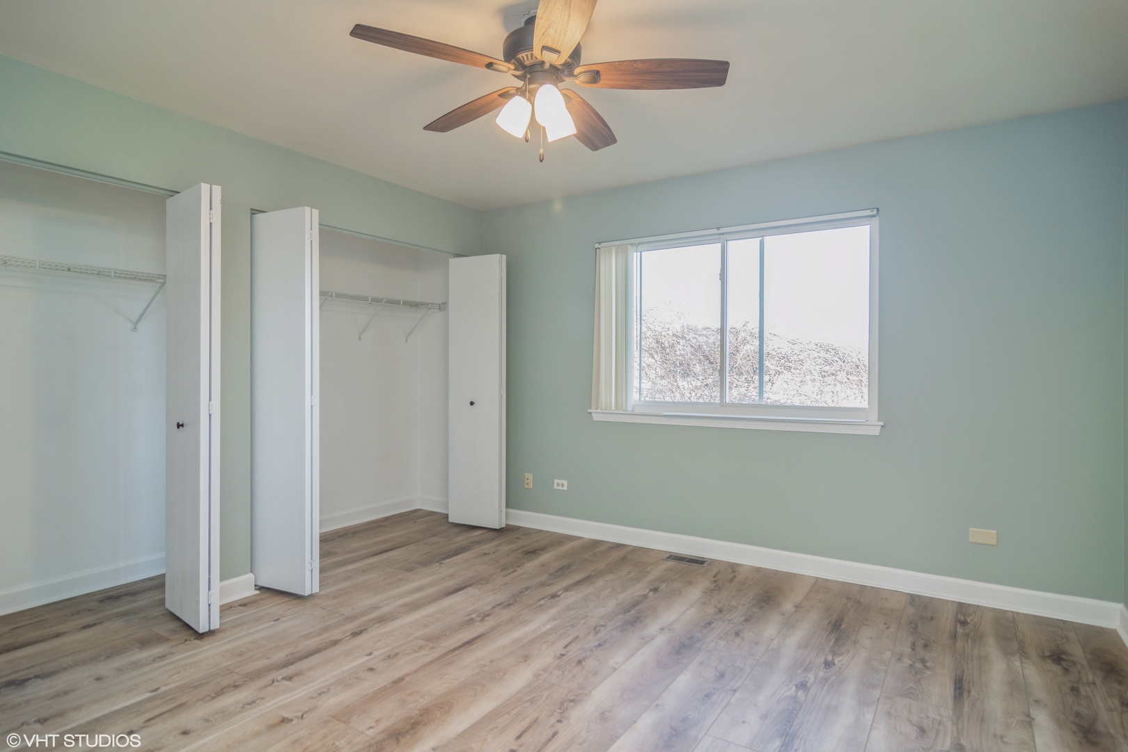 734 E Whispering Oaks Court #10E, Palatine, IL 60074