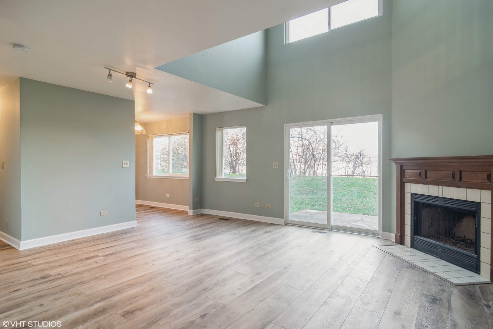 734 E Whispering Oaks Court #10E, Palatine, IL 60074