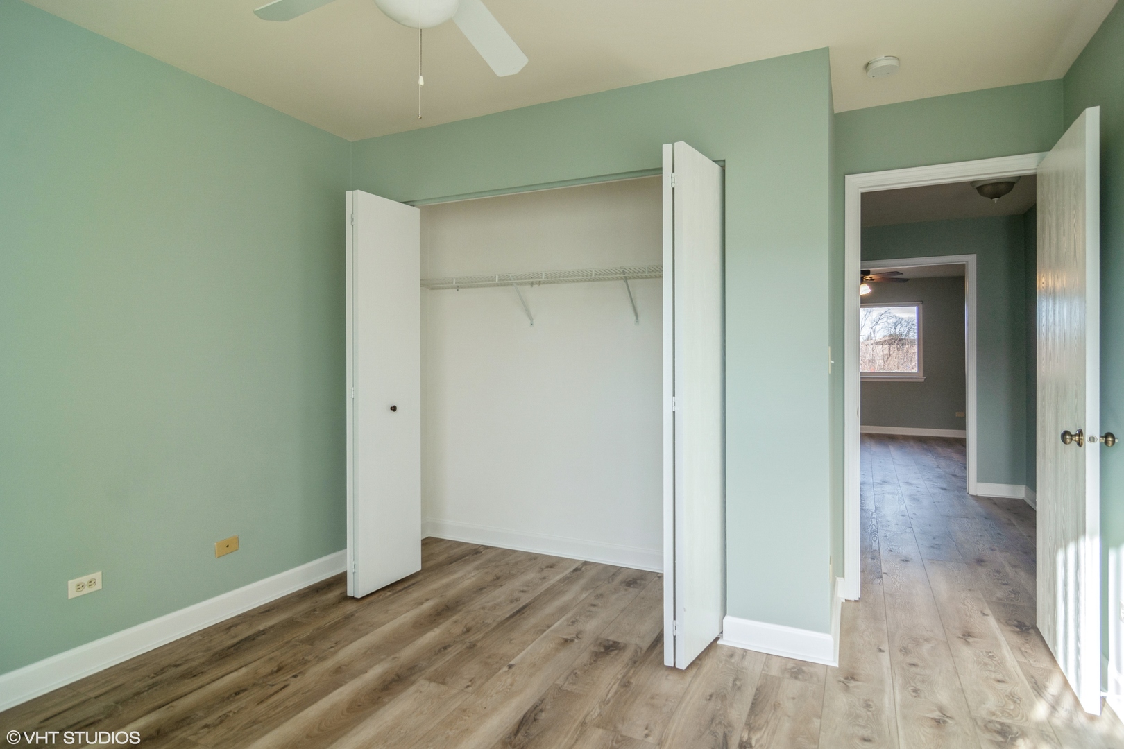 734 E Whispering Oaks Court #10E, Palatine, IL 60074