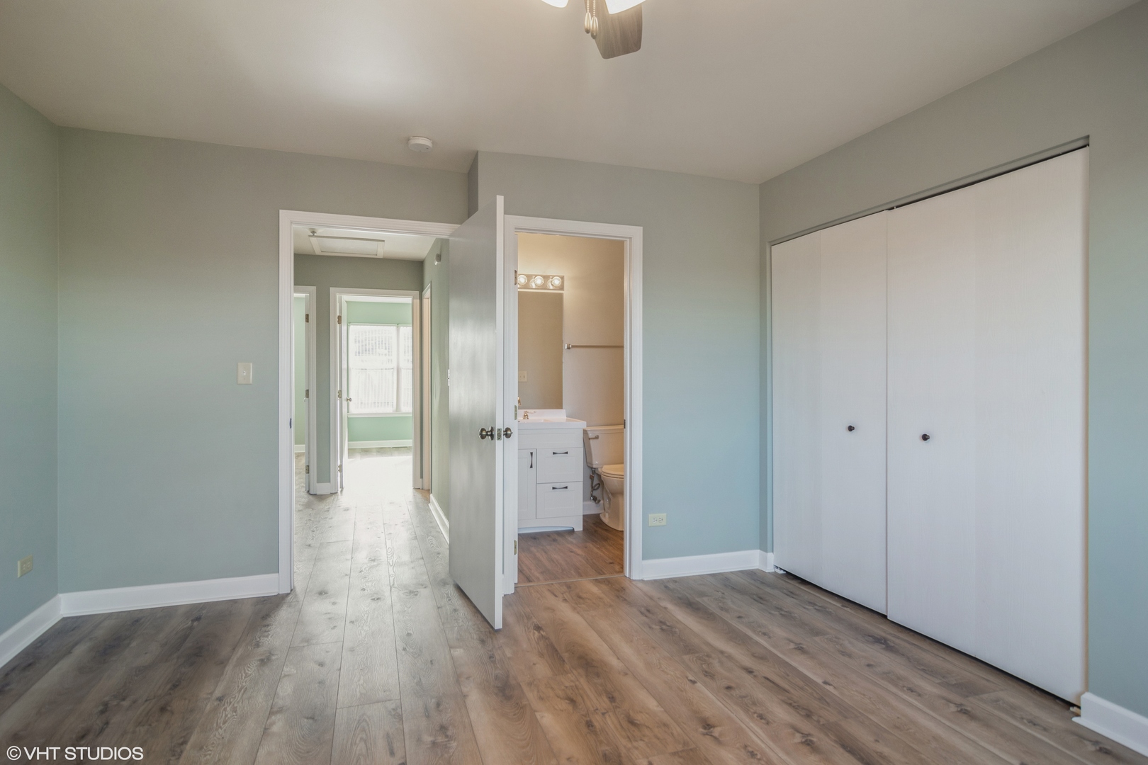 734 E Whispering Oaks Court #10E, Palatine, IL 60074