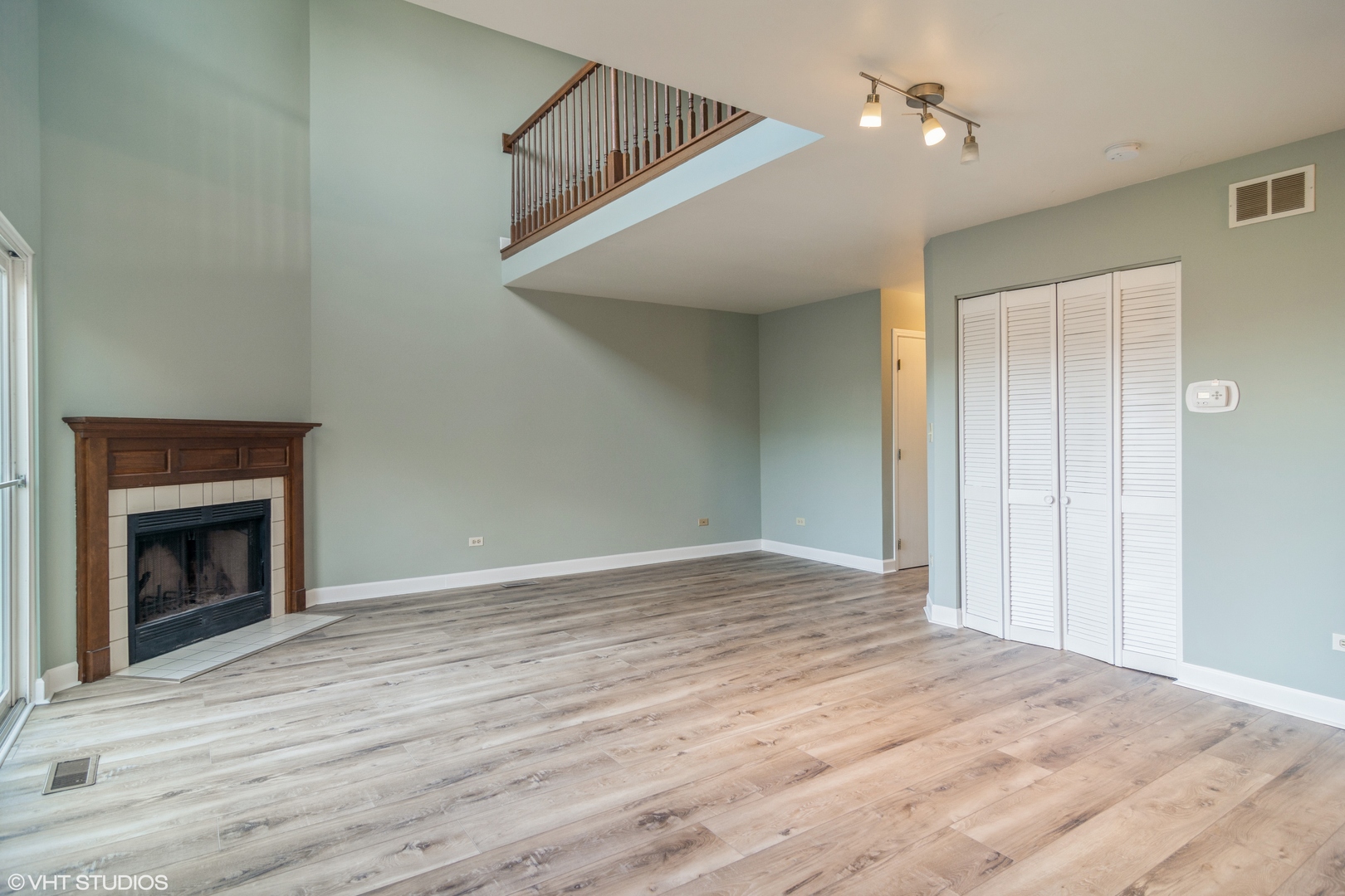 734 E Whispering Oaks Court #10E, Palatine, IL 60074