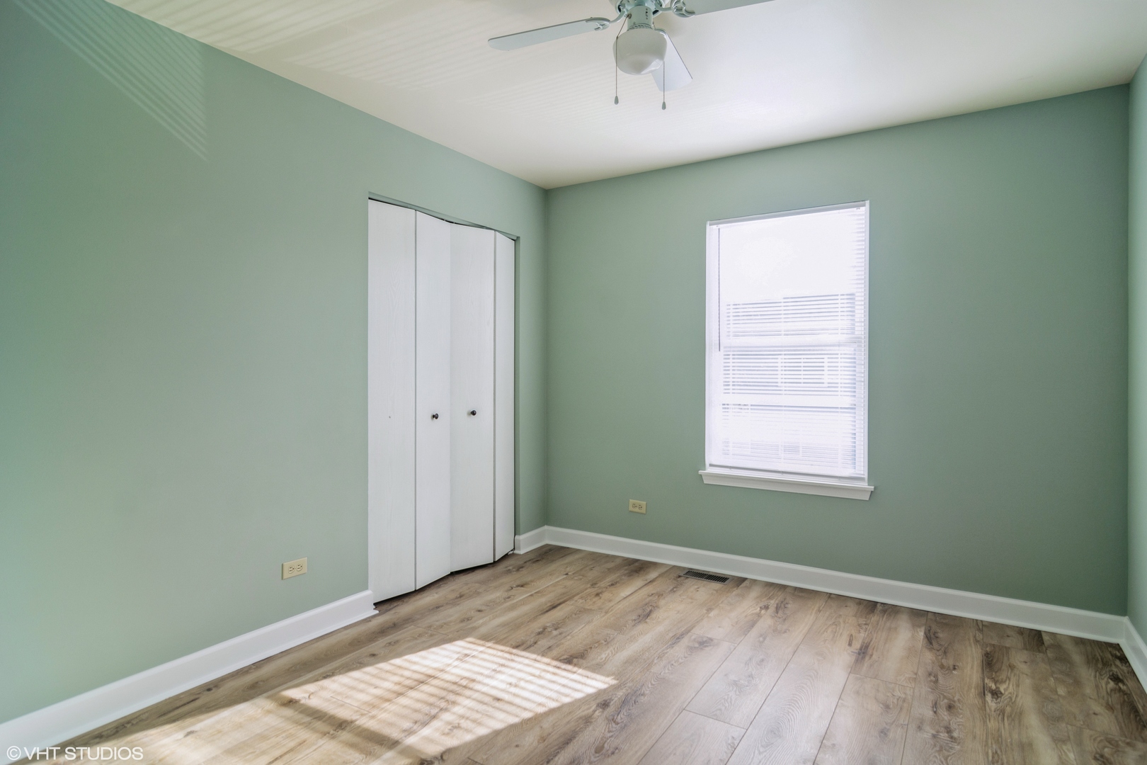 734 E Whispering Oaks Court #10E, Palatine, IL 60074