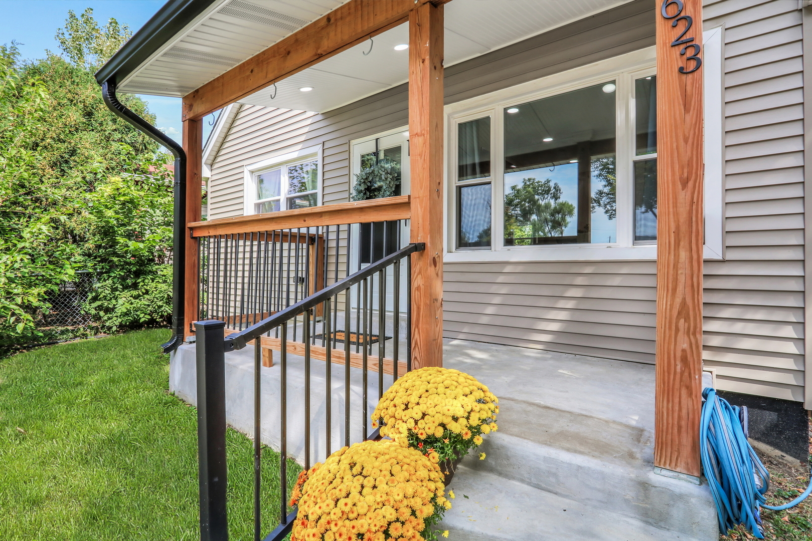 1623 N HICKORY Avenue, Round Lake Beach, IL 60073