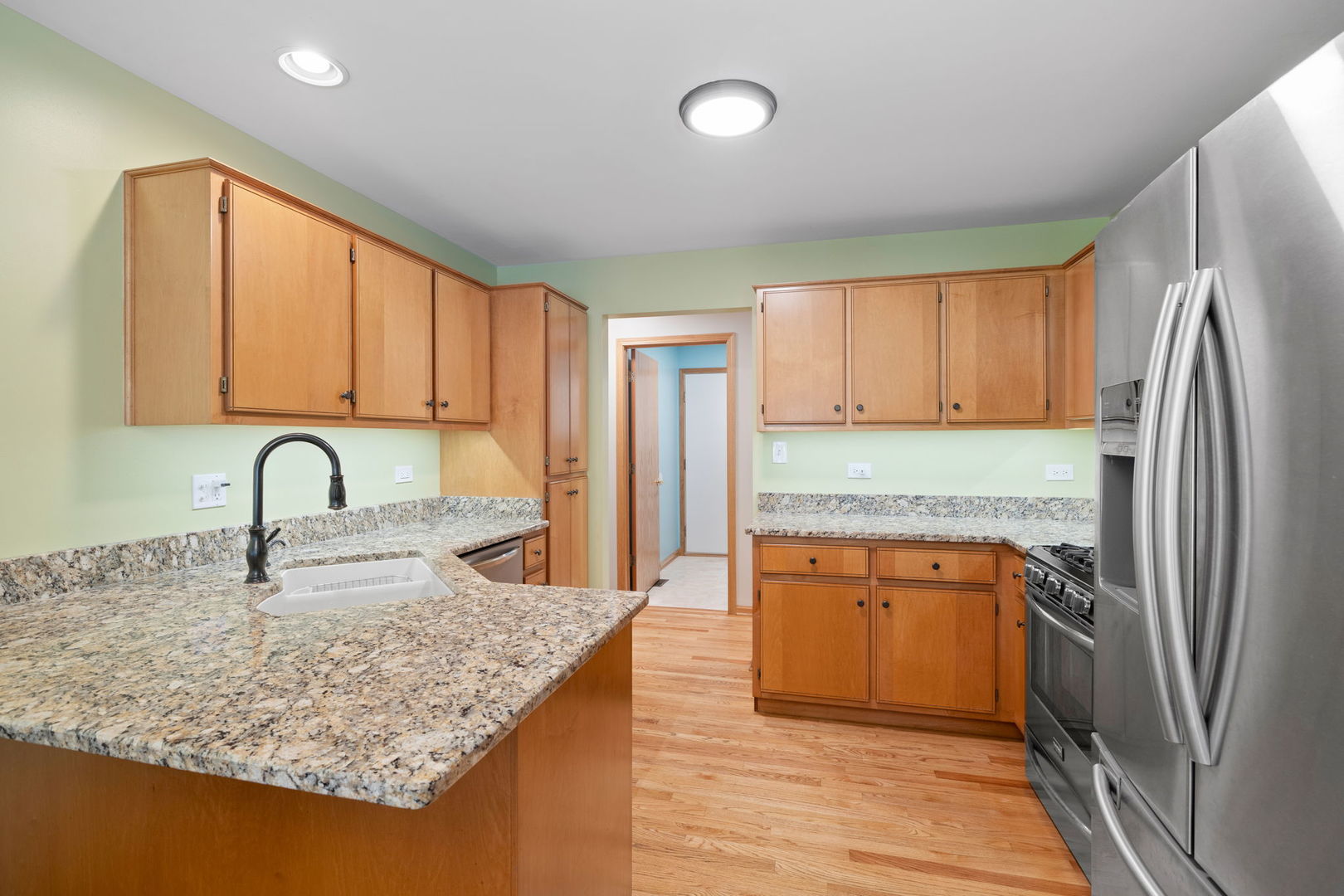 709 Young Drive, New Lenox, IL 60451
