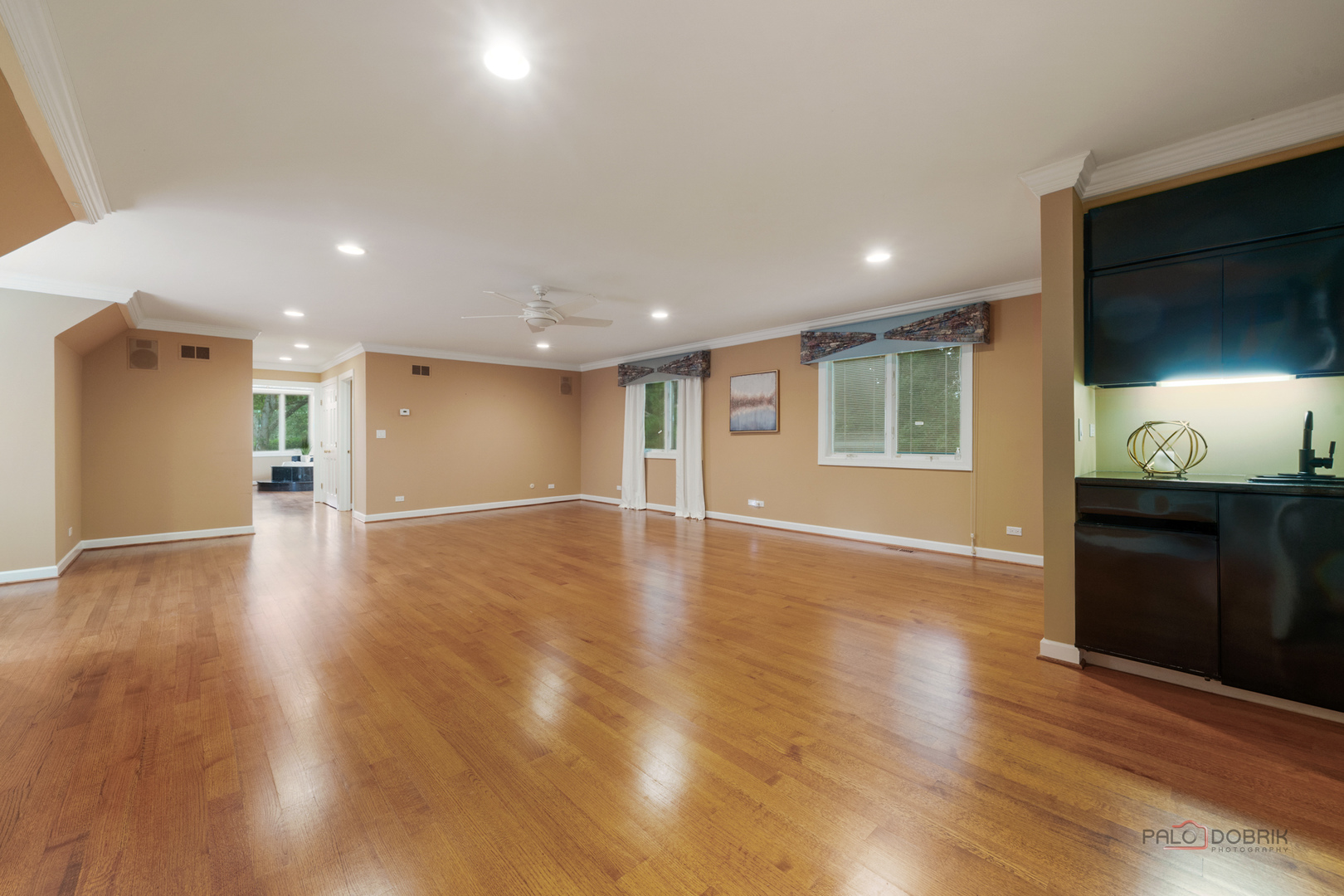 1884 Tweed Road, Inverness, IL 60067