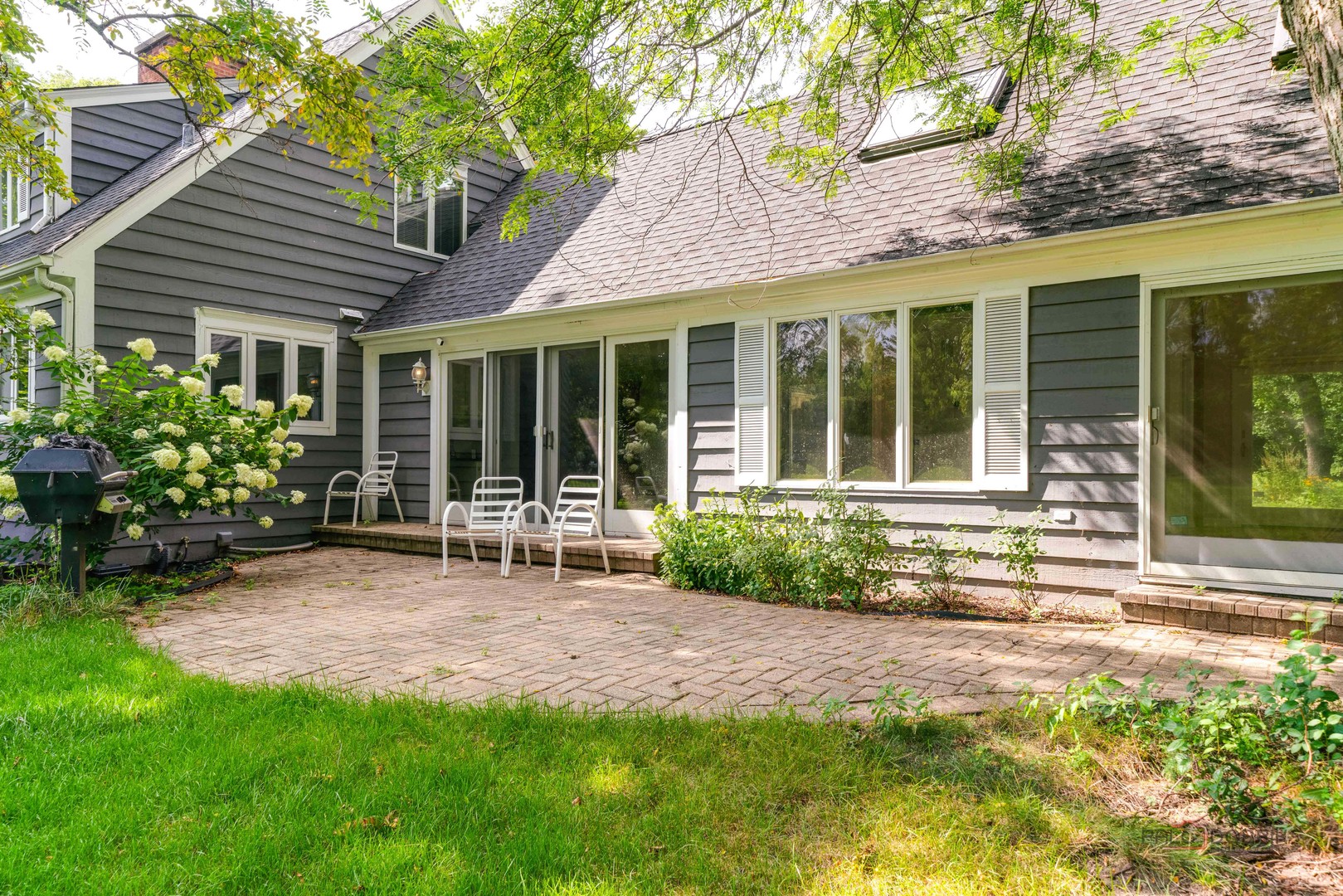 1884 Tweed Road, Inverness, IL 60067