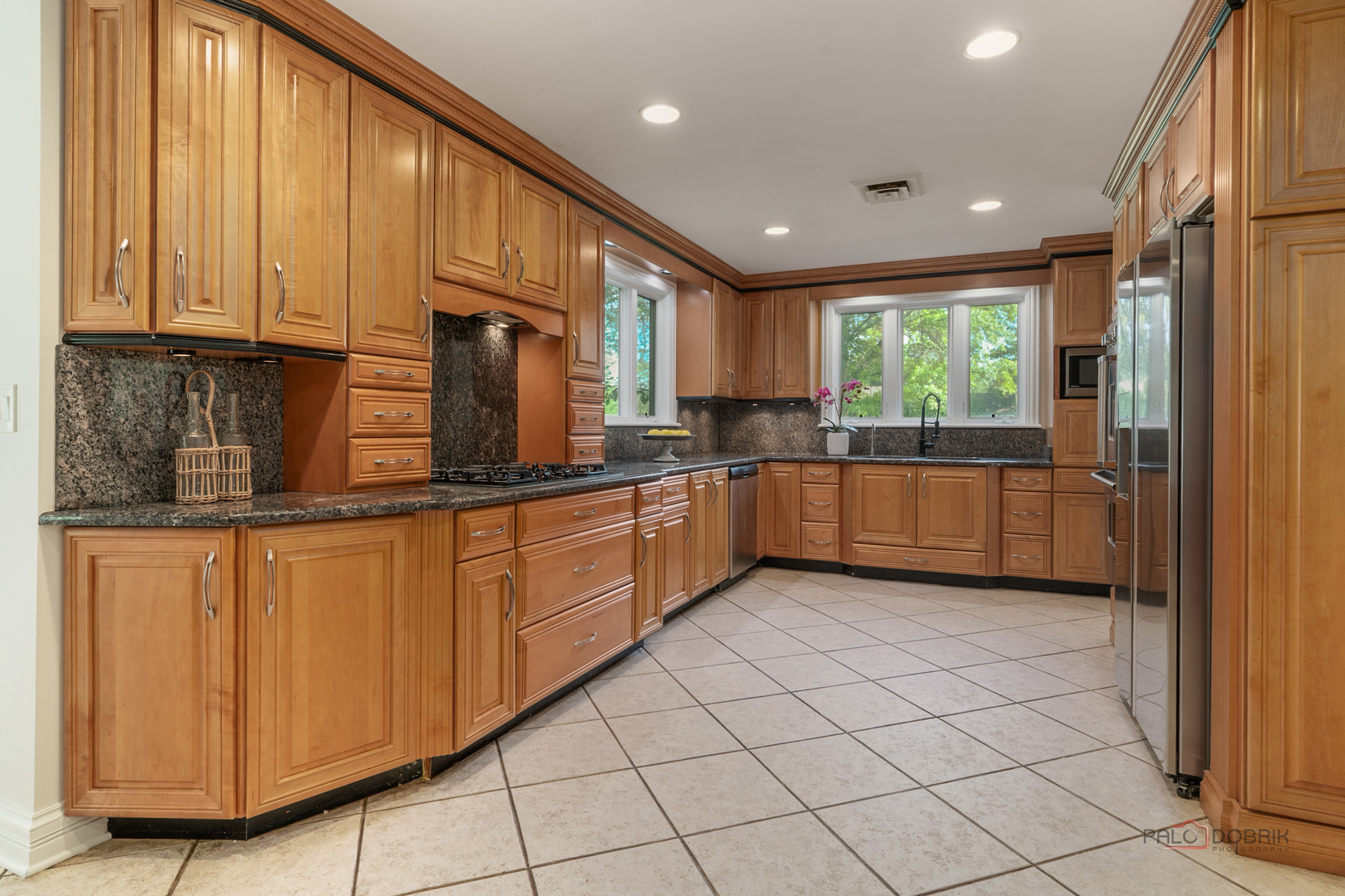 1884 Tweed Road, Inverness, IL 60067