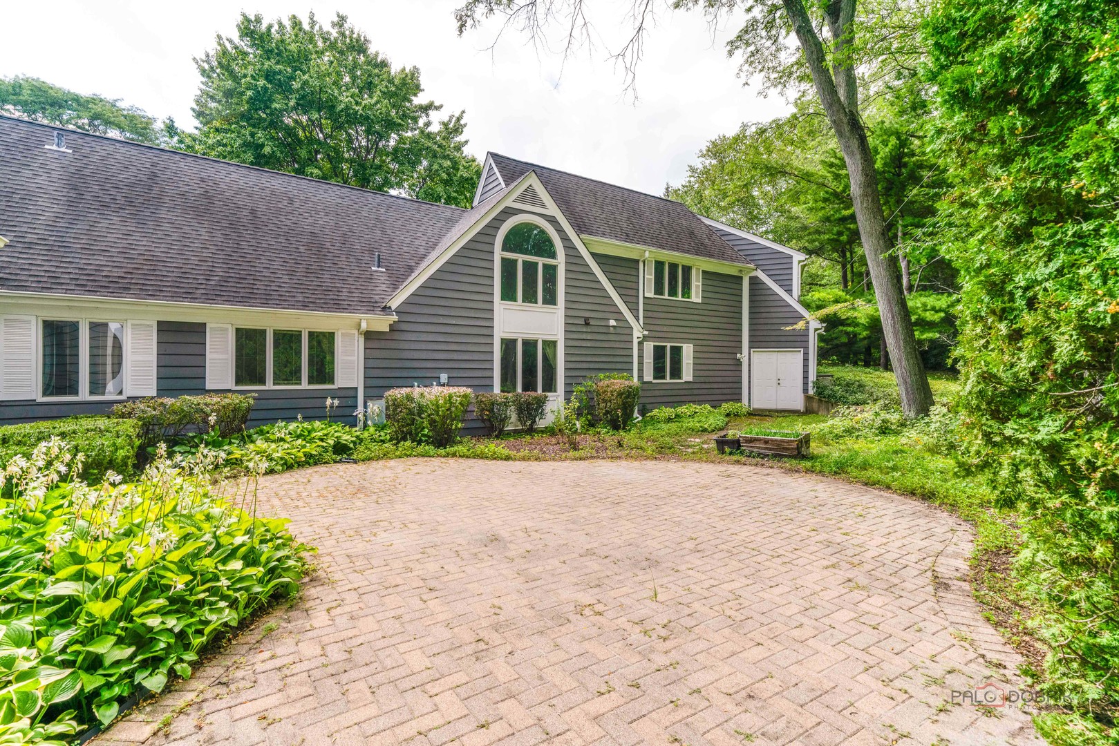 1884 Tweed Road, Inverness, IL 60067