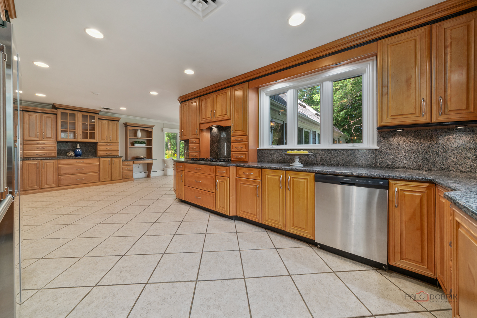 1884 Tweed Road, Inverness, IL 60067