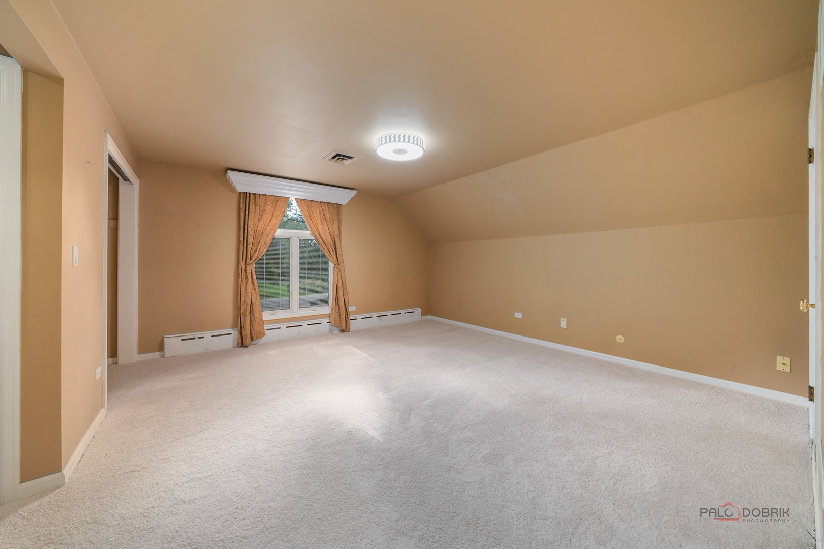 1884 Tweed Road, Inverness, IL 60067