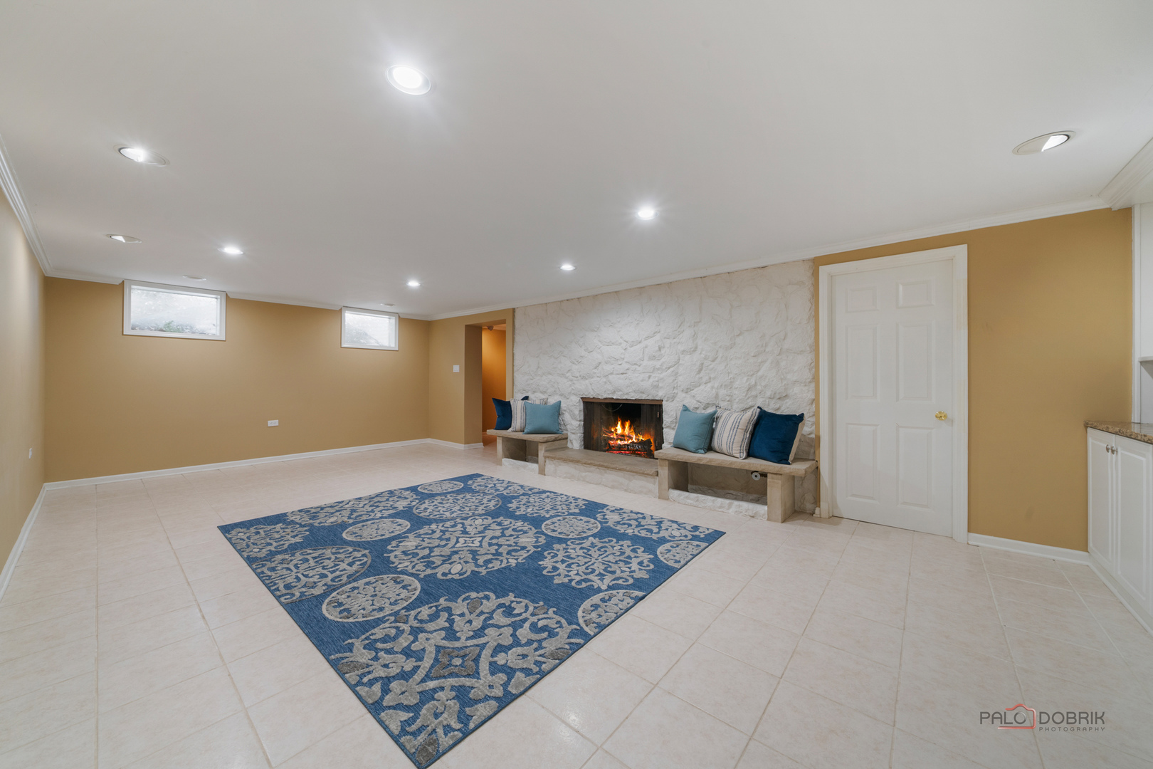 1884 Tweed Road, Inverness, IL 60067