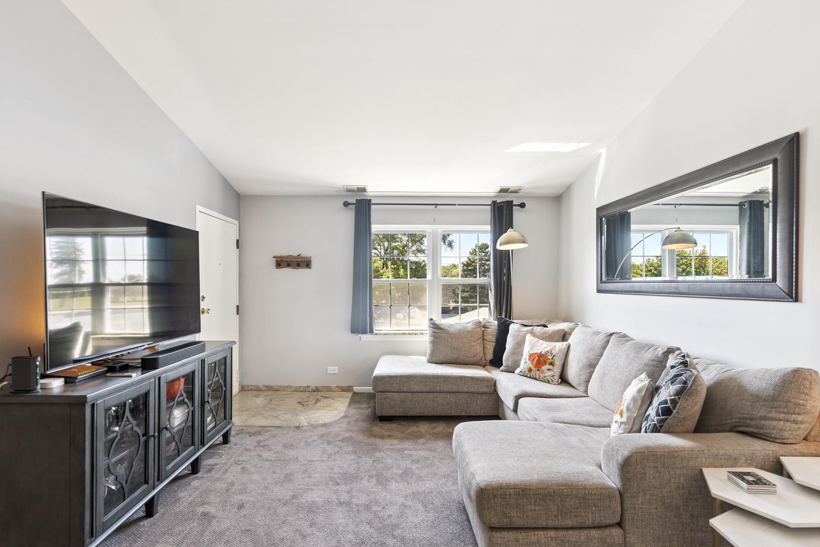 124 E Winchester Road #F, Libertyville, IL 60048