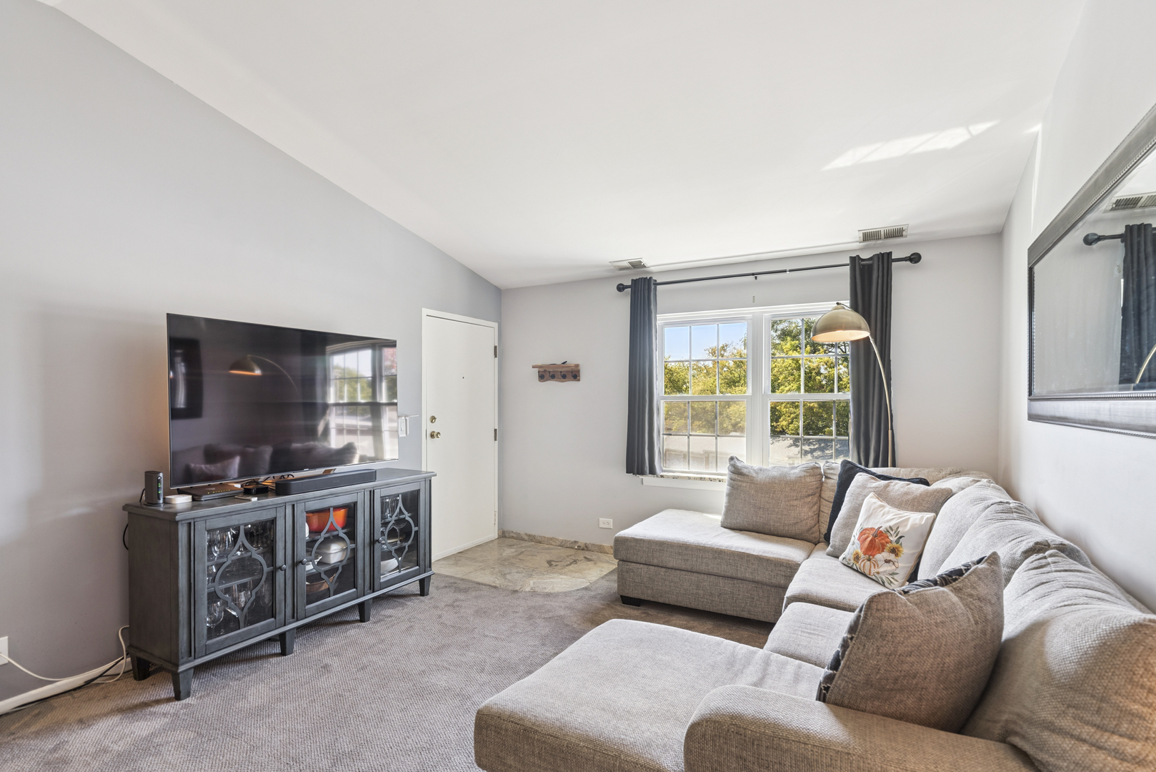 124 E Winchester Road #F, Libertyville, IL 60048