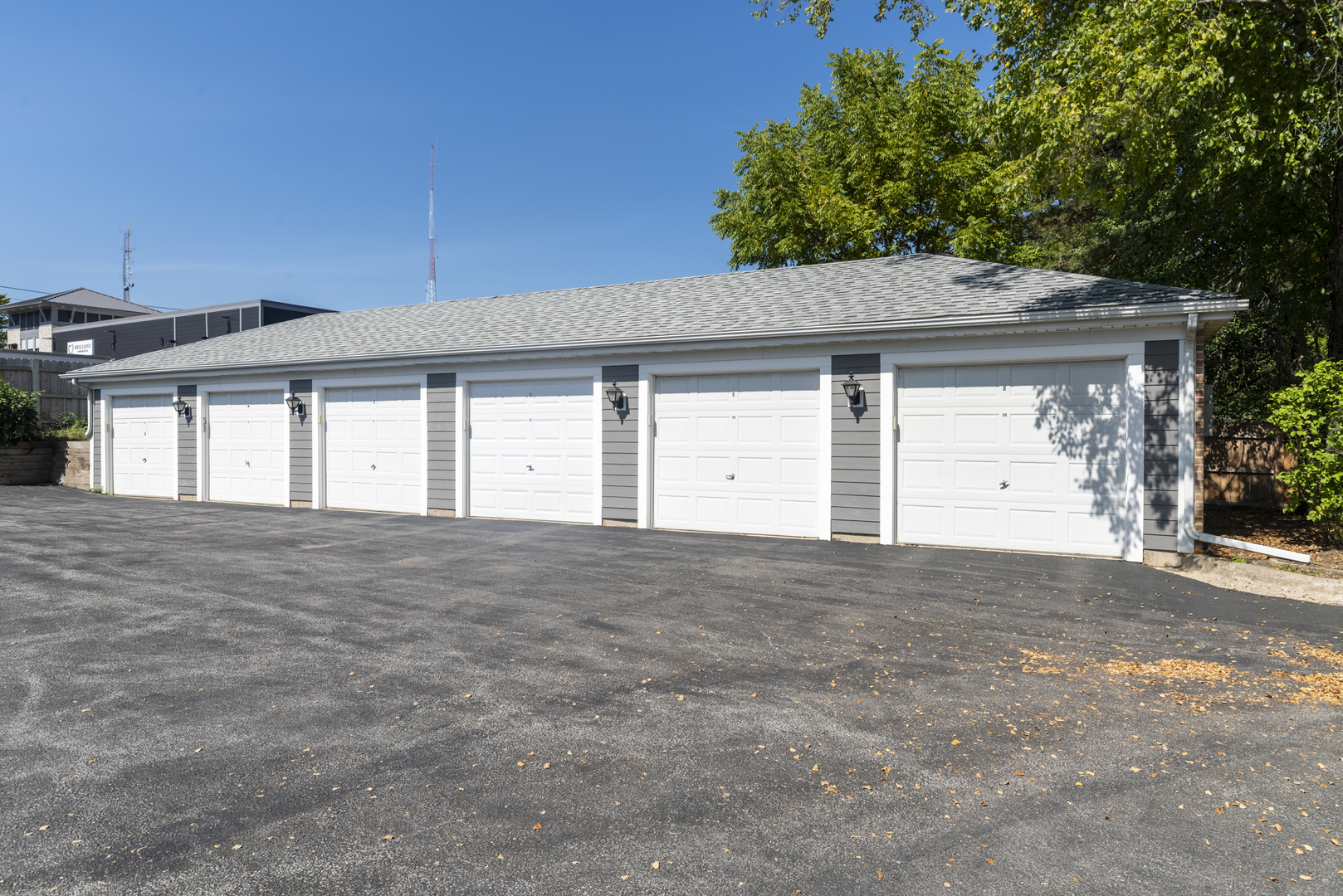 124 E Winchester Road #F, Libertyville, IL 60048