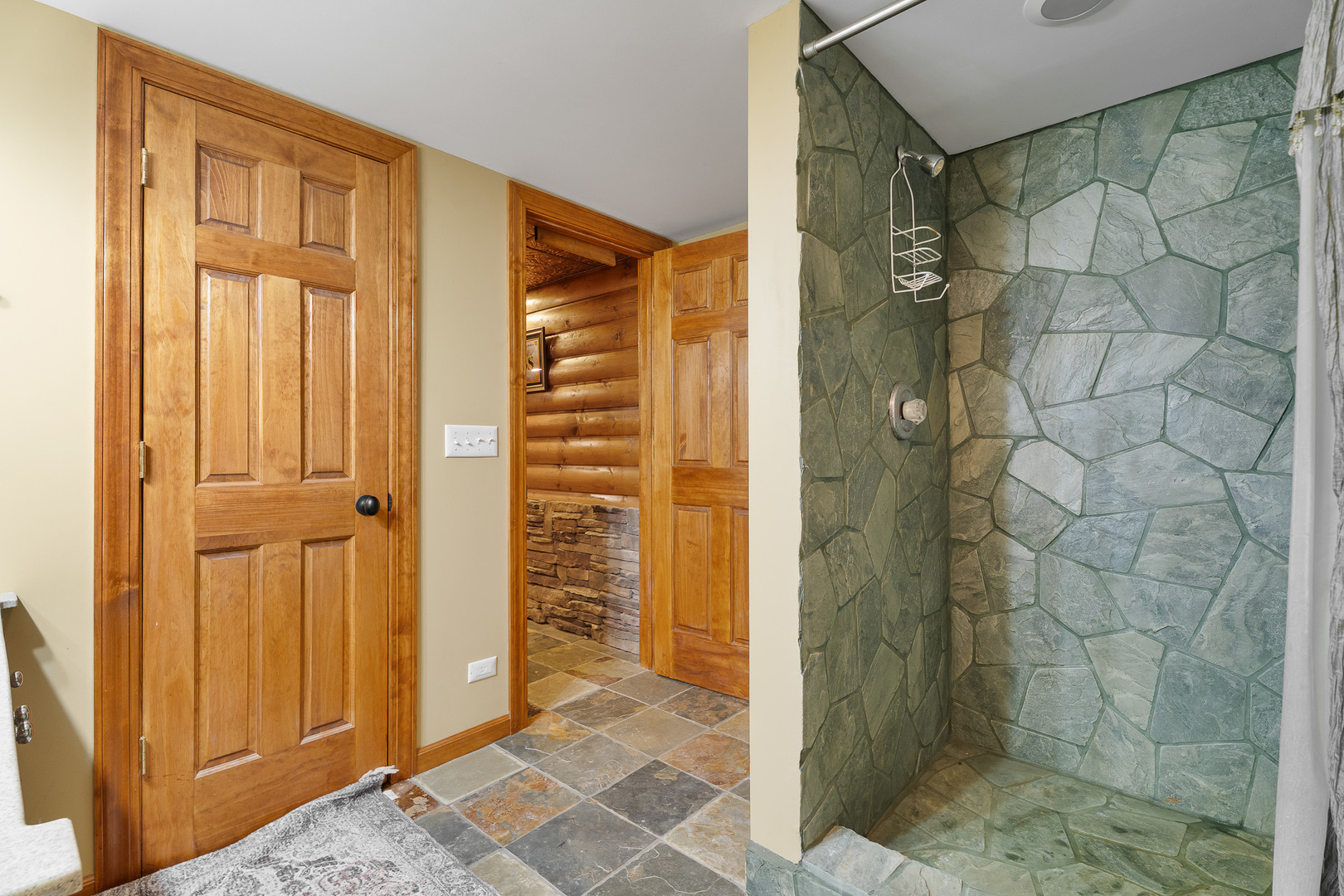 1907 Cherry Valley Road, Woodstock, IL 60098