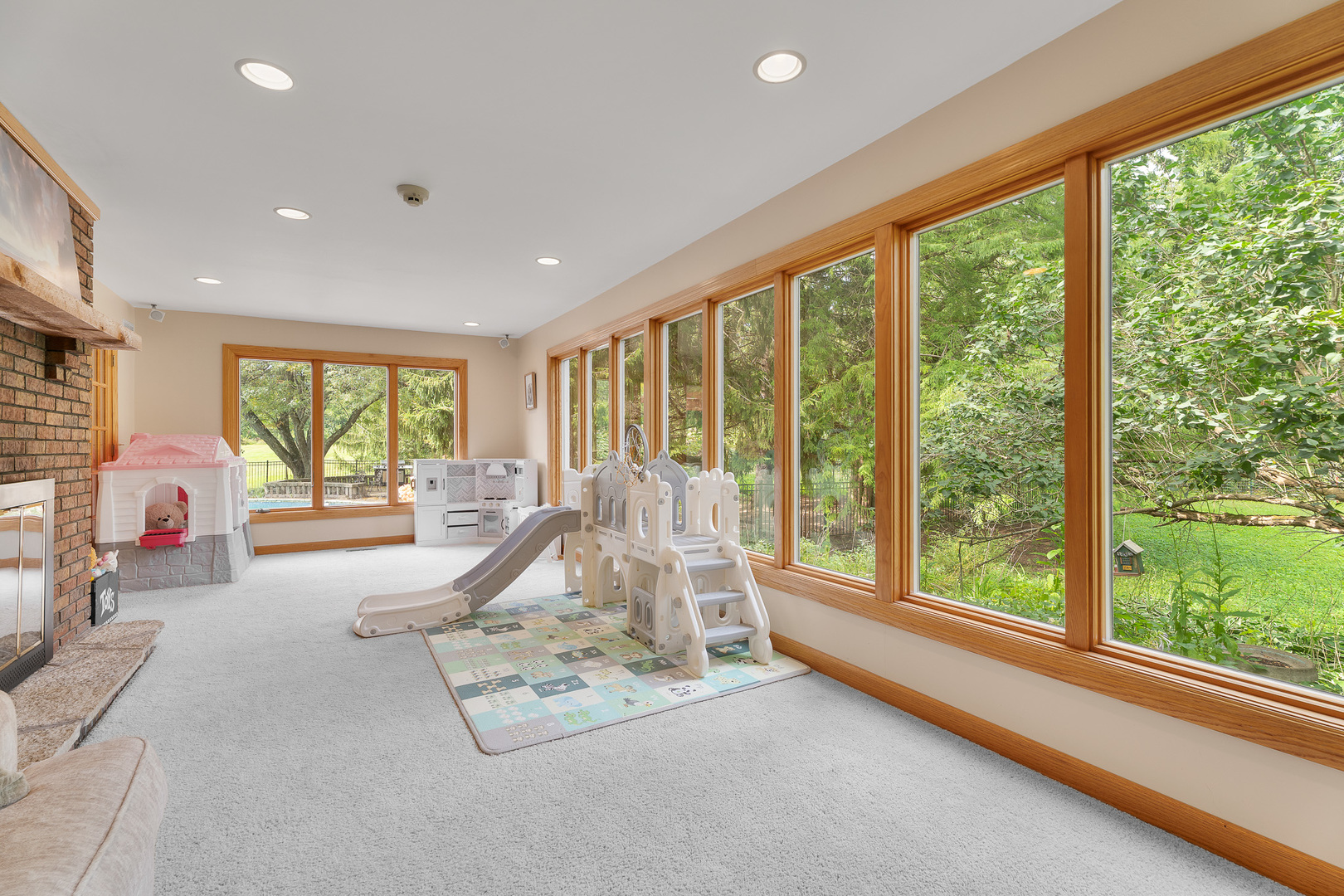 1907 Cherry Valley Road, Woodstock, IL 60098