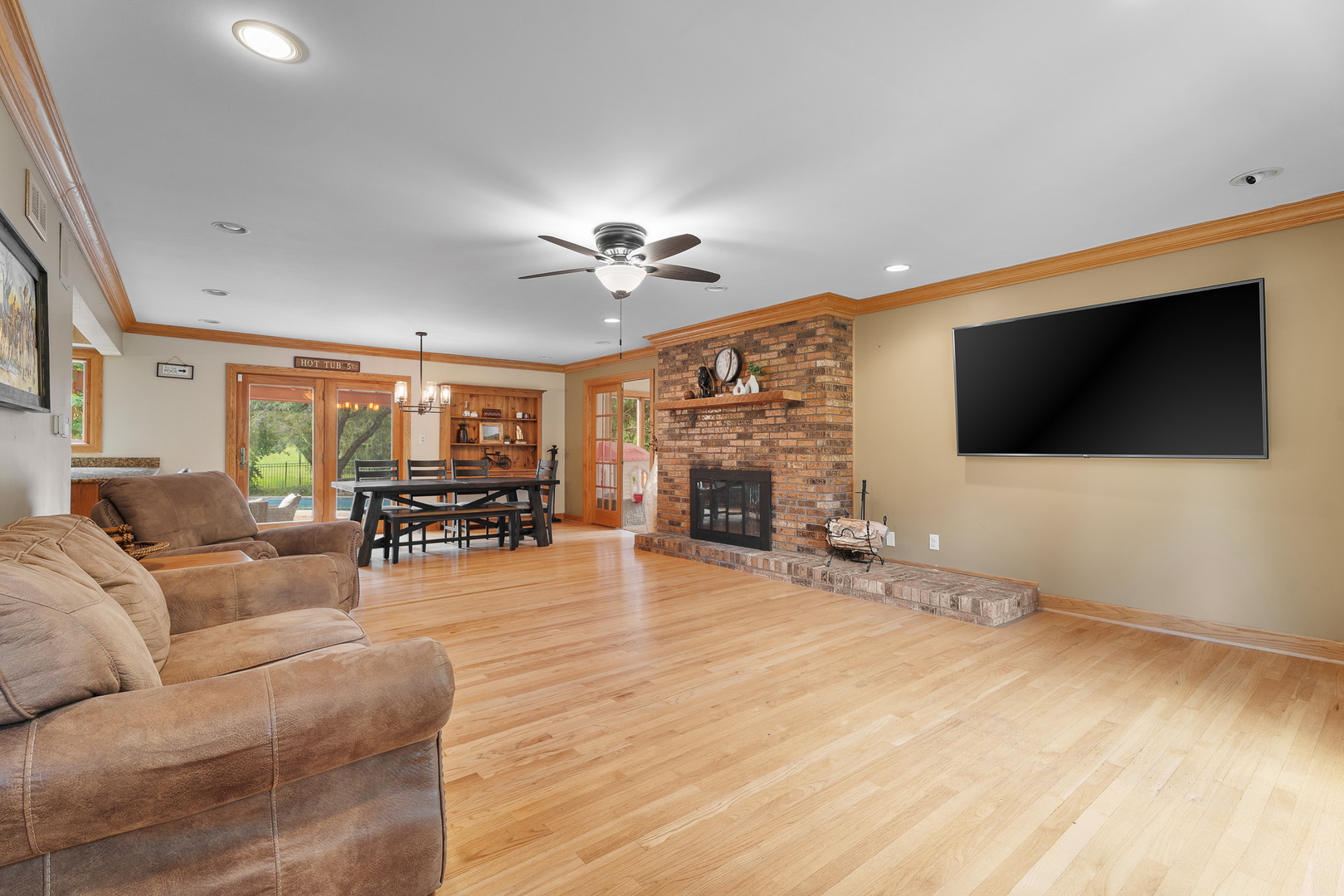 1907 Cherry Valley Road, Woodstock, IL 60098