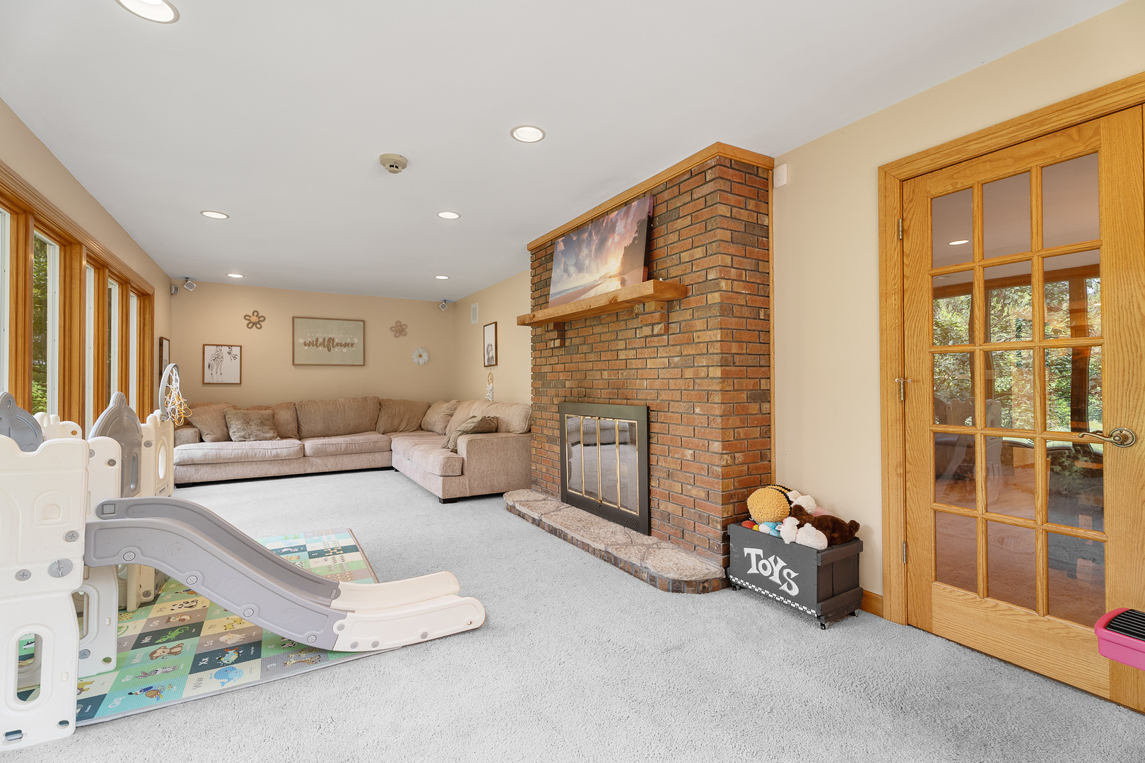 1907 Cherry Valley Road, Woodstock, IL 60098