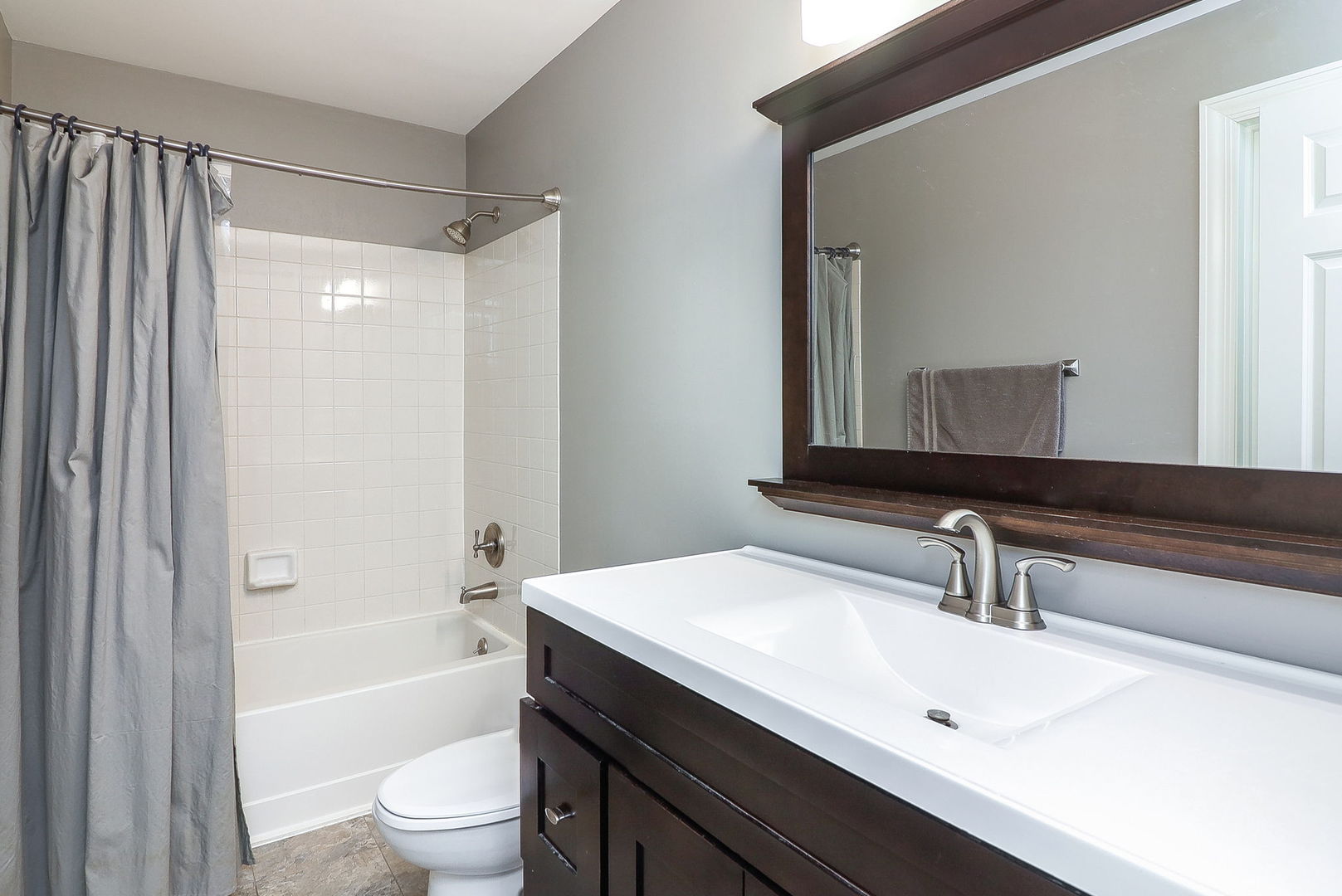 893 Nelli Court #101, Naperville, IL 60563