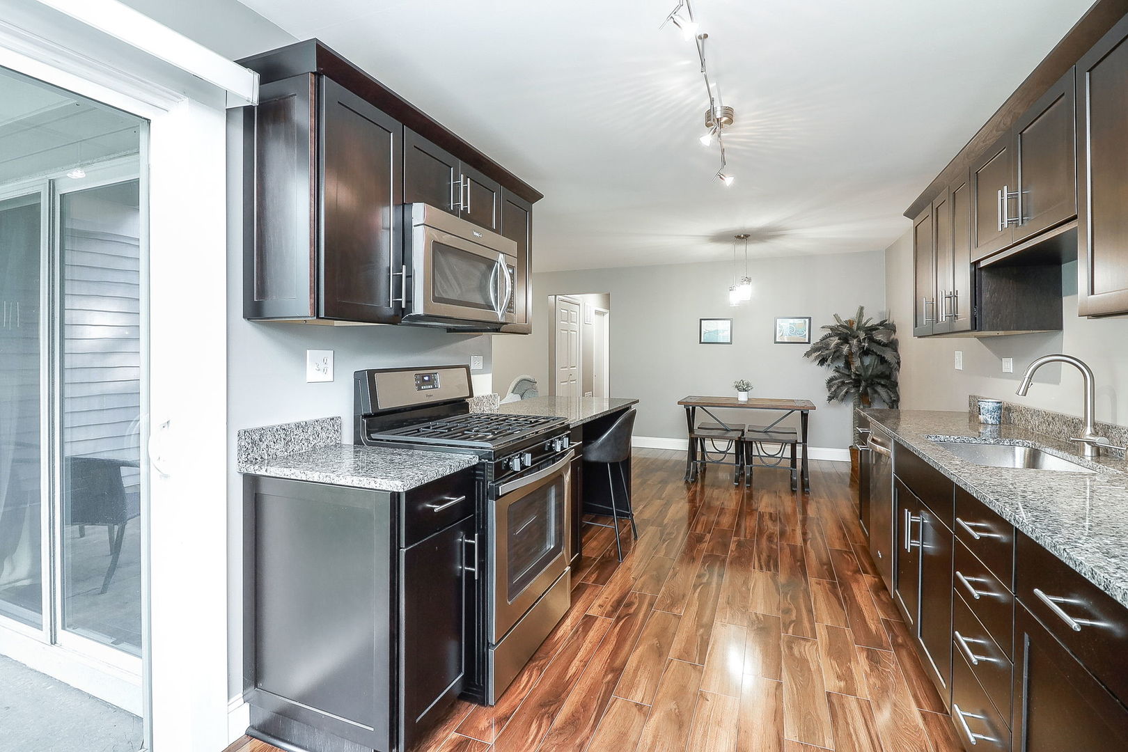 893 Nelli Court #101, Naperville, IL 60563